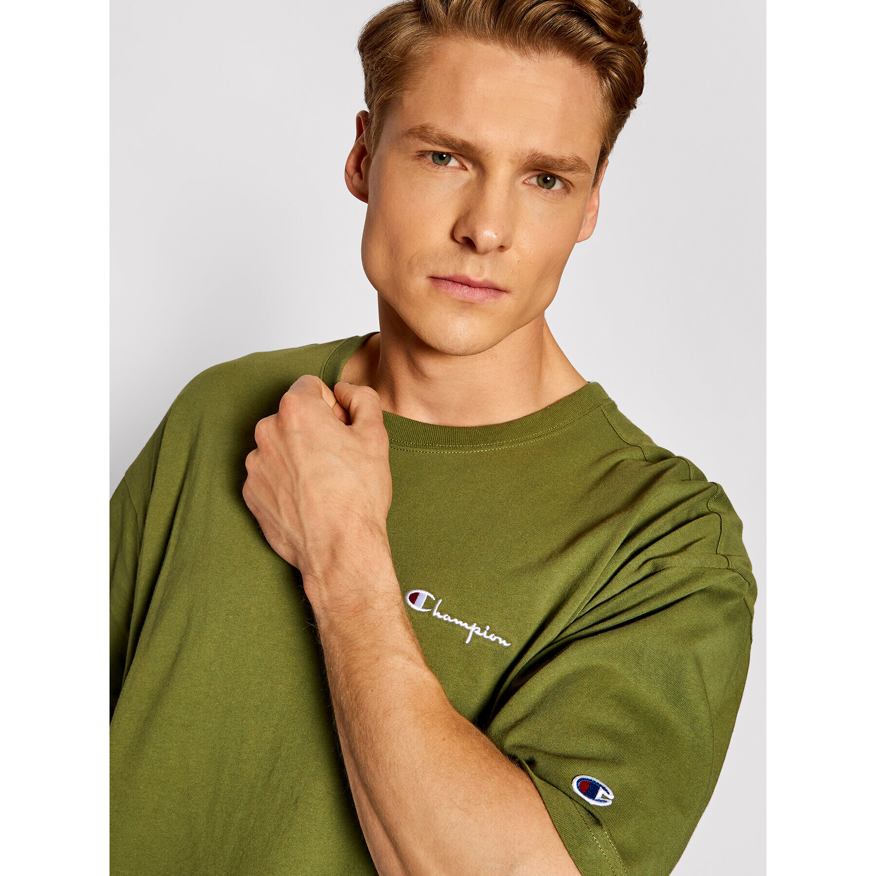 Champion Tricou Small Script Logo 214282 Verde Custom Fit - Pled.ro