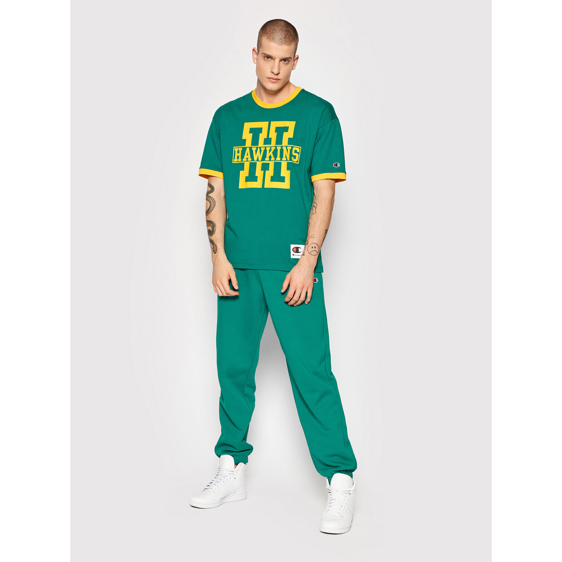 Champion Tricou Unisex STRANGER THINGS Hawkins 217756 Verde Custom Fit - Pled.ro