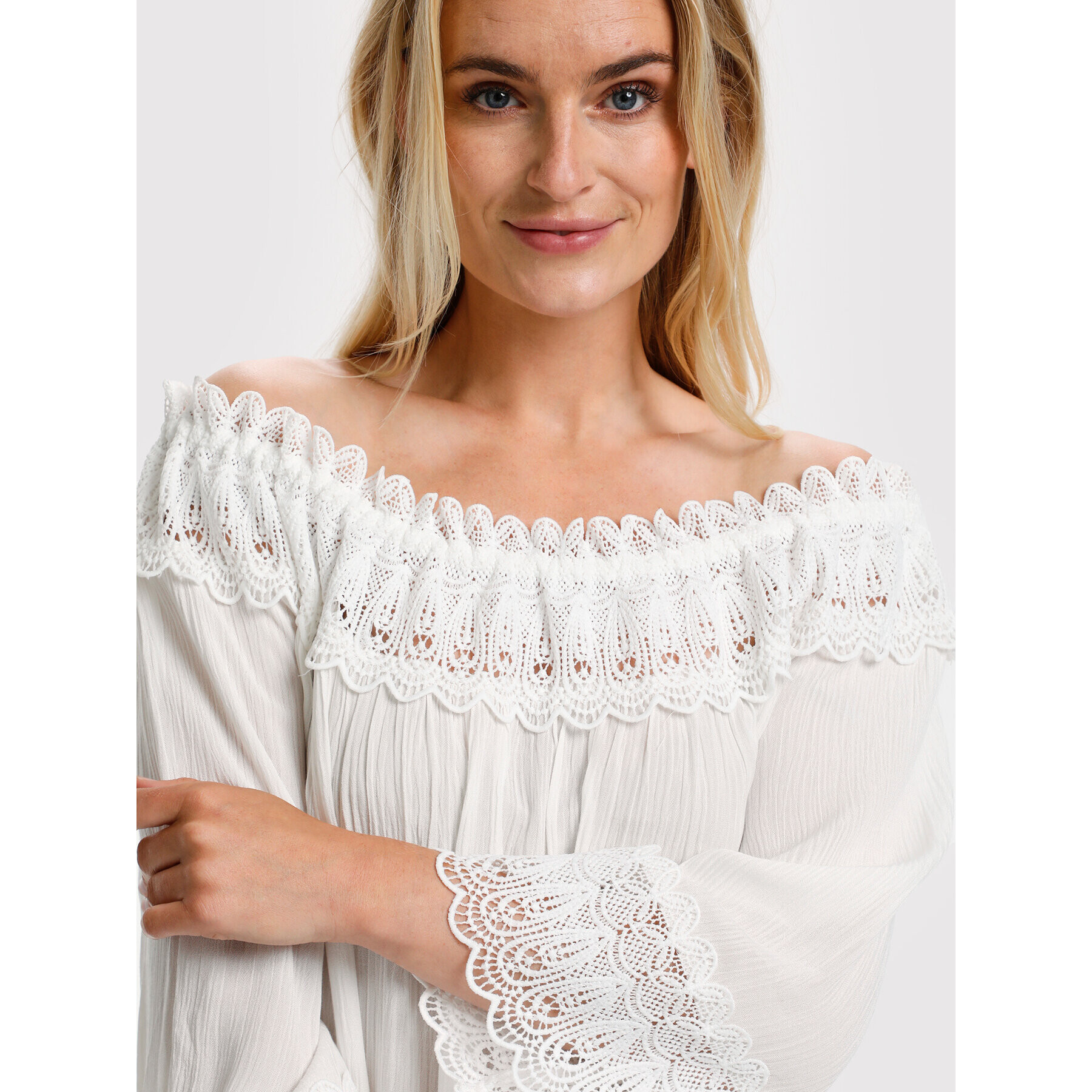 Cream Bluză Bea 10608022 Alb Relaxed Fit - Pled.ro