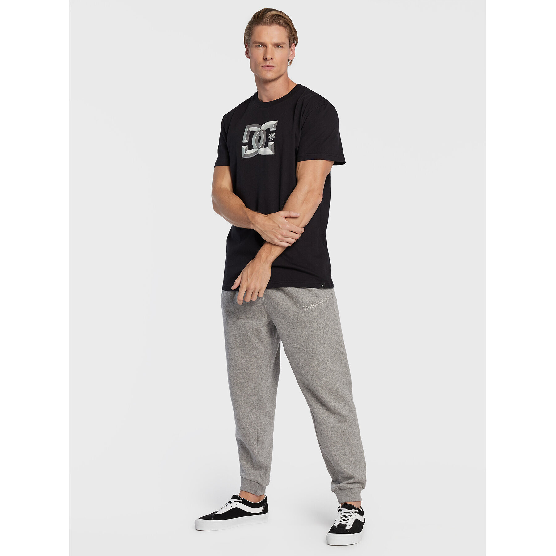 DC Pantaloni trening Riot ADYFB03057 Gri Standard Fit - Pled.ro