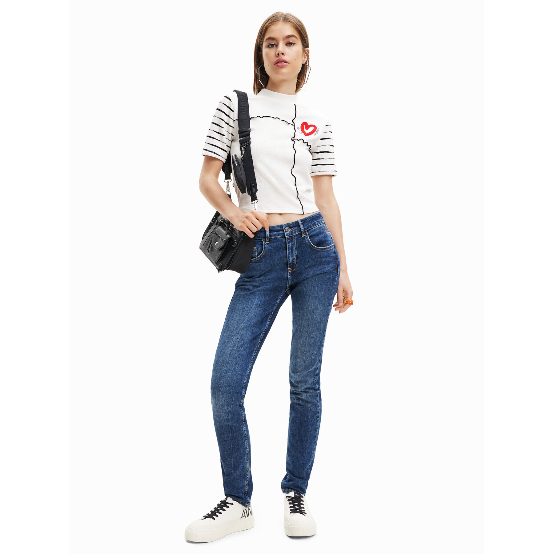 Desigual Bluză Patch 23SWTKBV Alb Slim Fit - Pled.ro