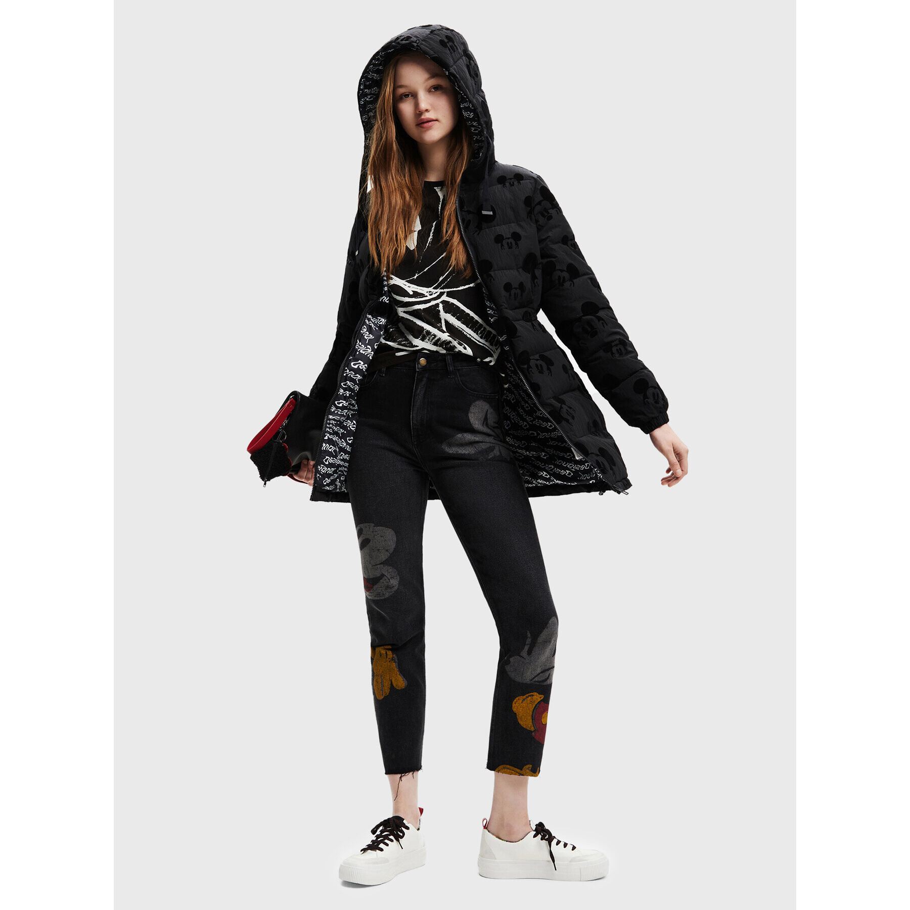 Desigual Geacă din puf DISNEY 22WWEWAV Negru Regular Fit - Pled.ro