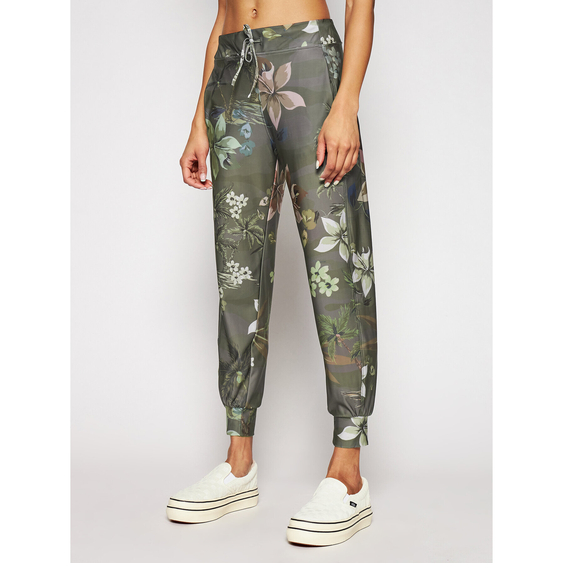 Desigual Pantaloni din material Cropped Camo 21SOPK02 Verde Regular Fit - Pled.ro