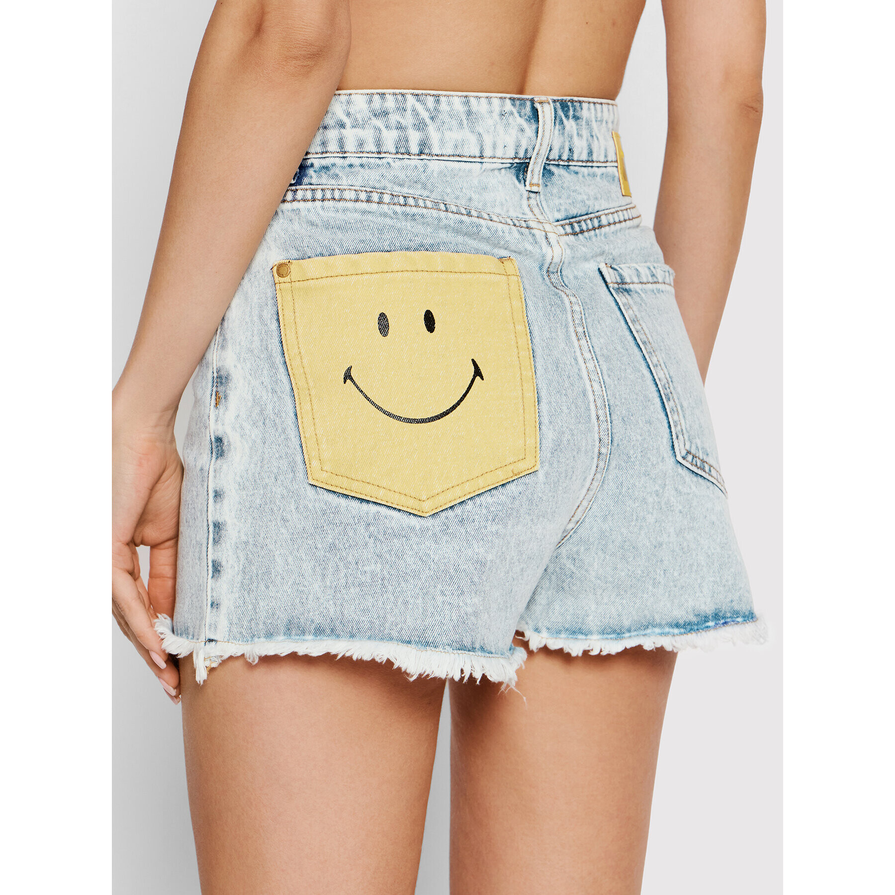 Desigual Pantaloni scurți de blugi SMILEY Cat Smiley 22SWDD48 Albastru Regular Fit - Pled.ro