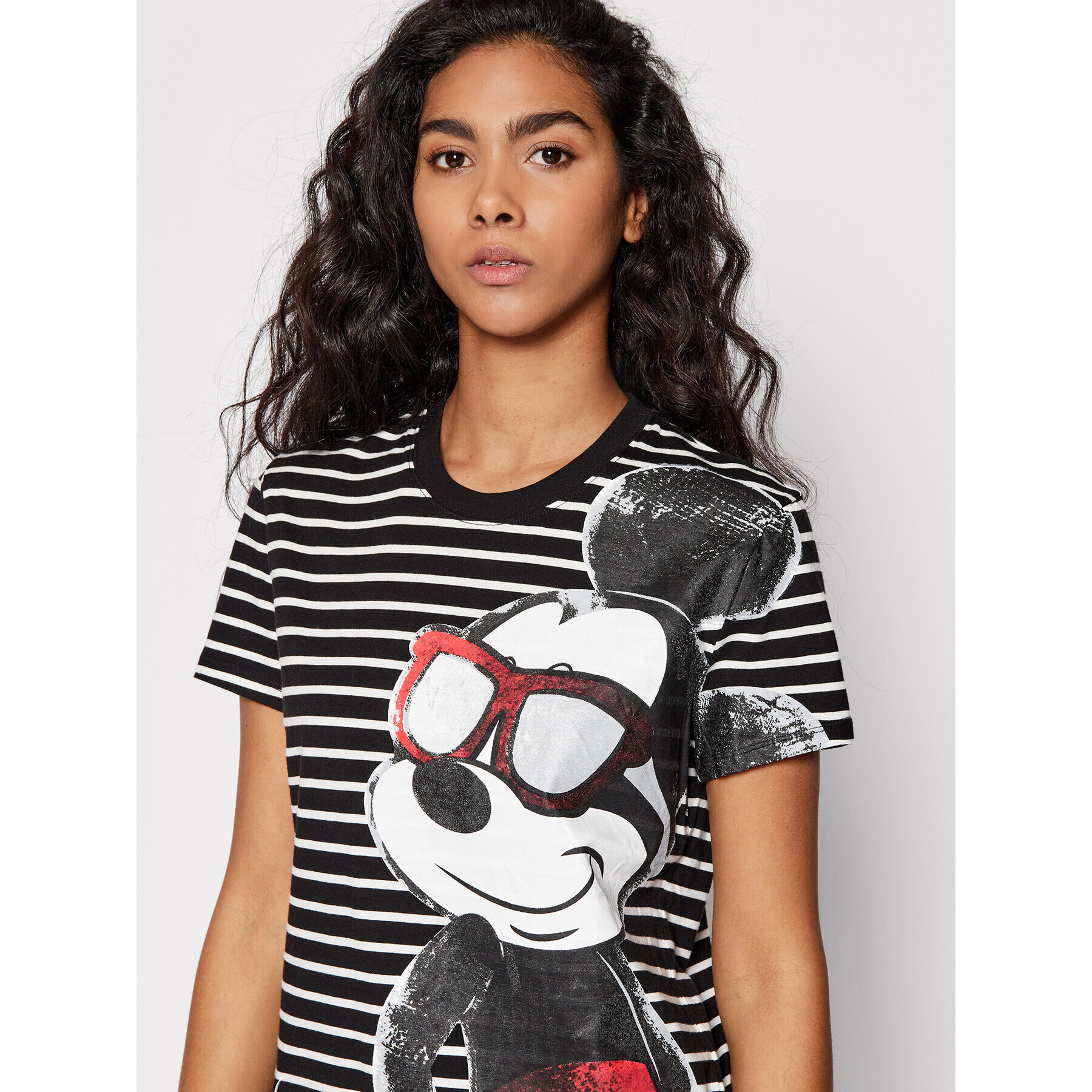 Desigual Tricou DISNEY Mickey Vida 22SWTK73 Negru Regular Fit - Pled.ro