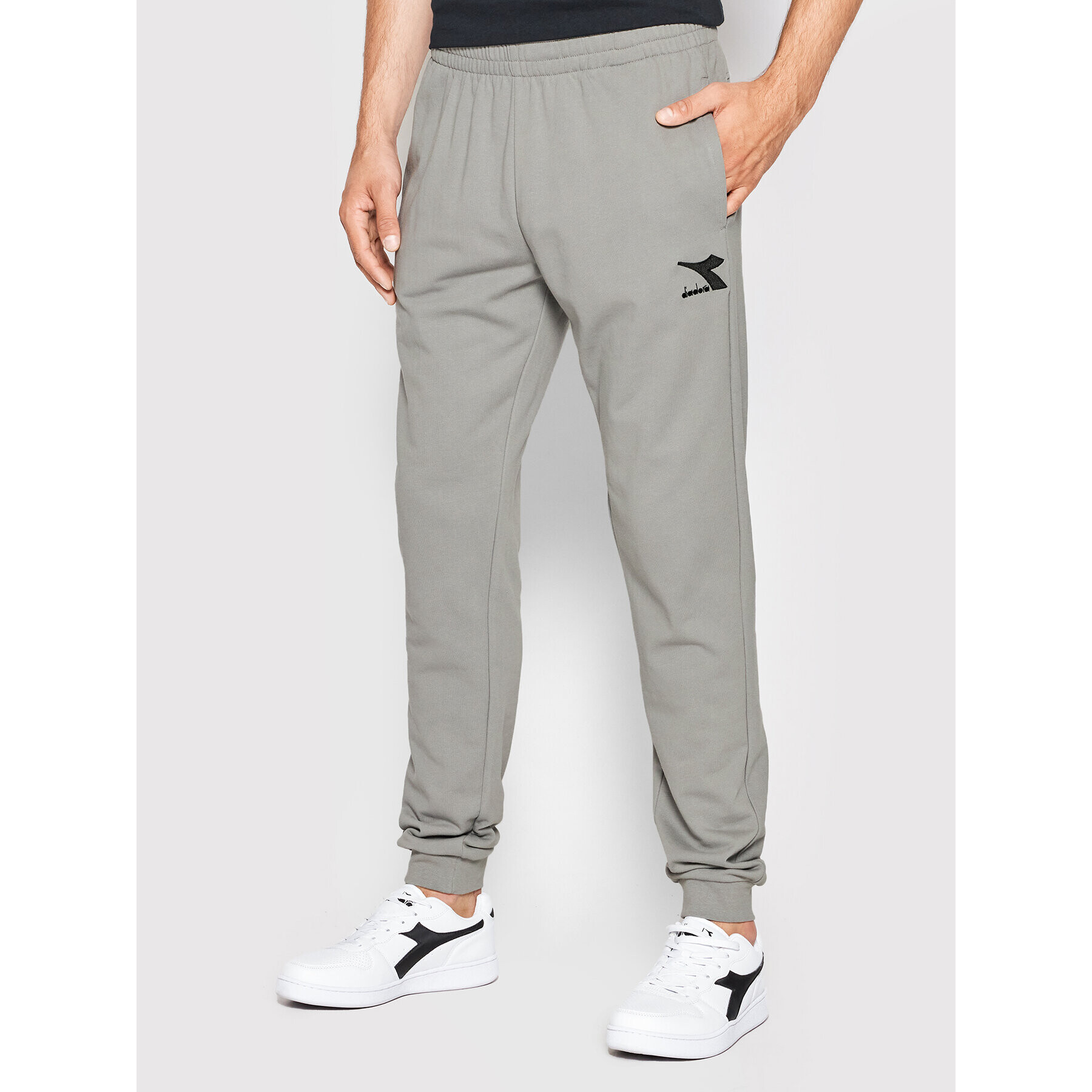 Diadora Pantaloni trening Core 102.178751 Gri Regular Fit - Pled.ro