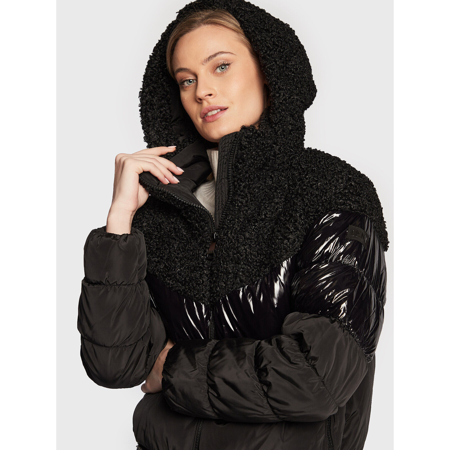 DKNY Geacă din puf P2MCMHVU Negru Regular Fit - Pled.ro