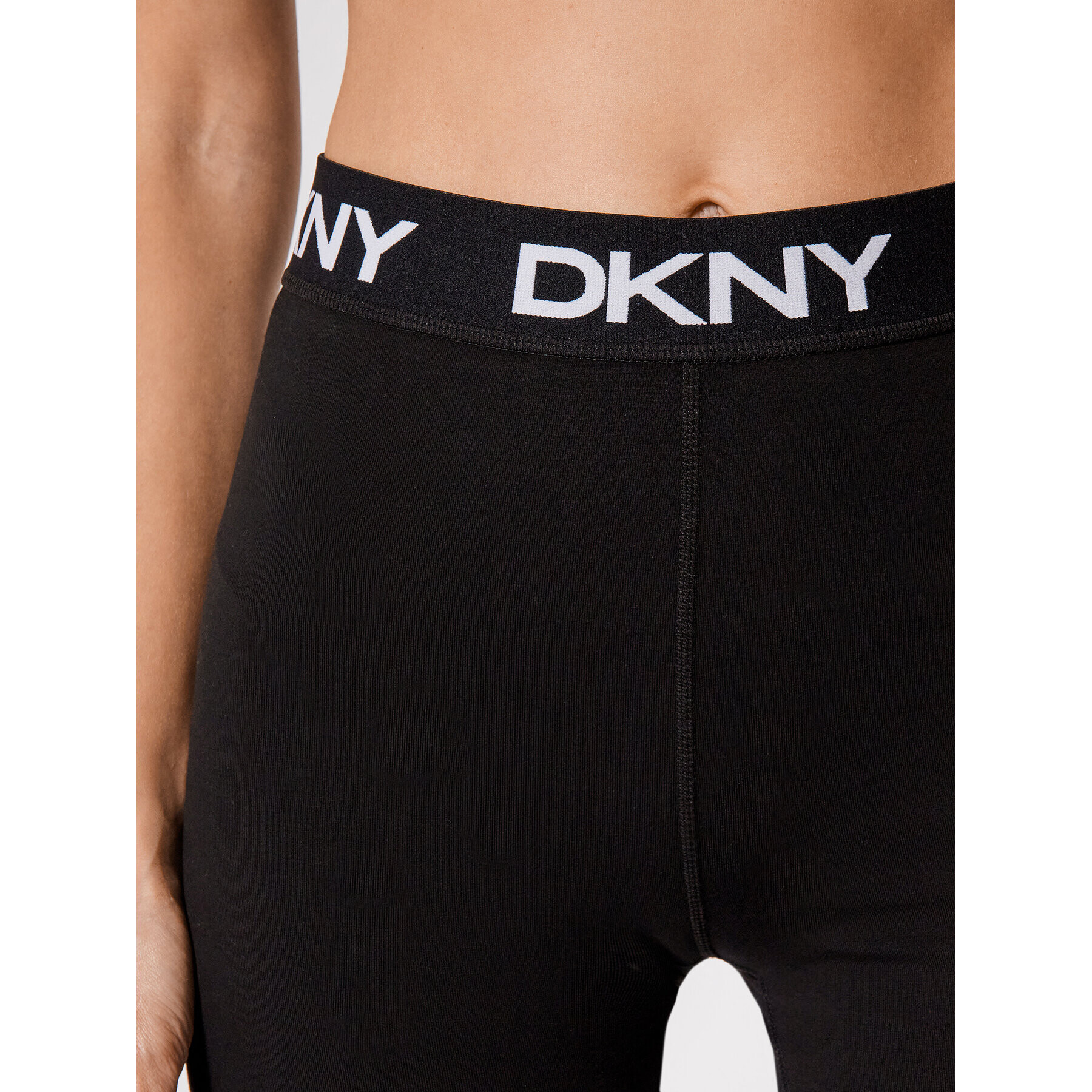 DKNY Sport Pantaloni scurți sport DP1S4914 Negru Skinny Fit - Pled.ro