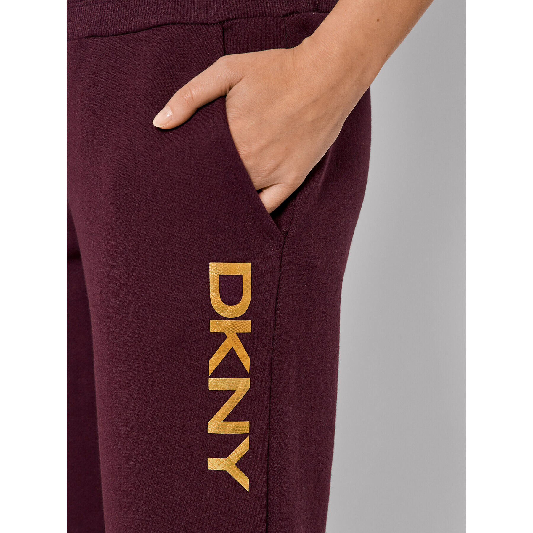 DKNY Sport Pantaloni trening DP1P2750 Violet Regular Fit - Pled.ro