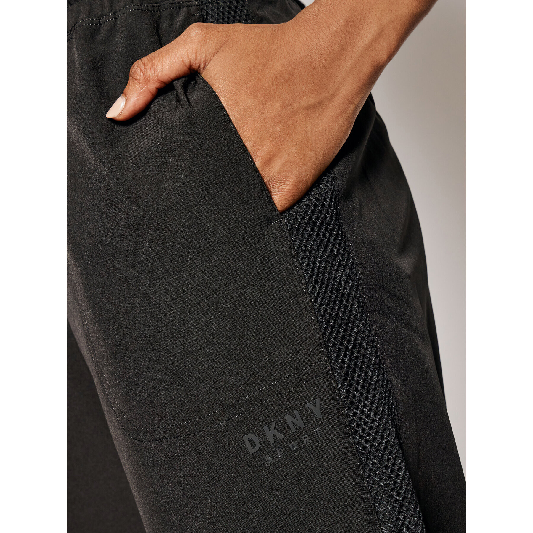 DKNY Sport Pantaloni trening DP8P1303 Negru Regular Fit - Pled.ro