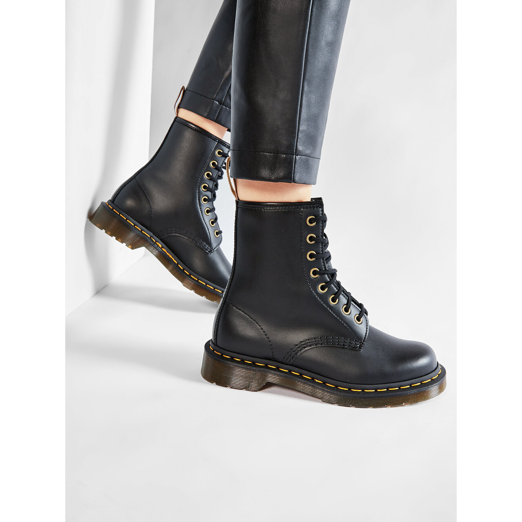 Dr. Martens Bocanci Vegan 1460 14045001 Negru - Pled.ro