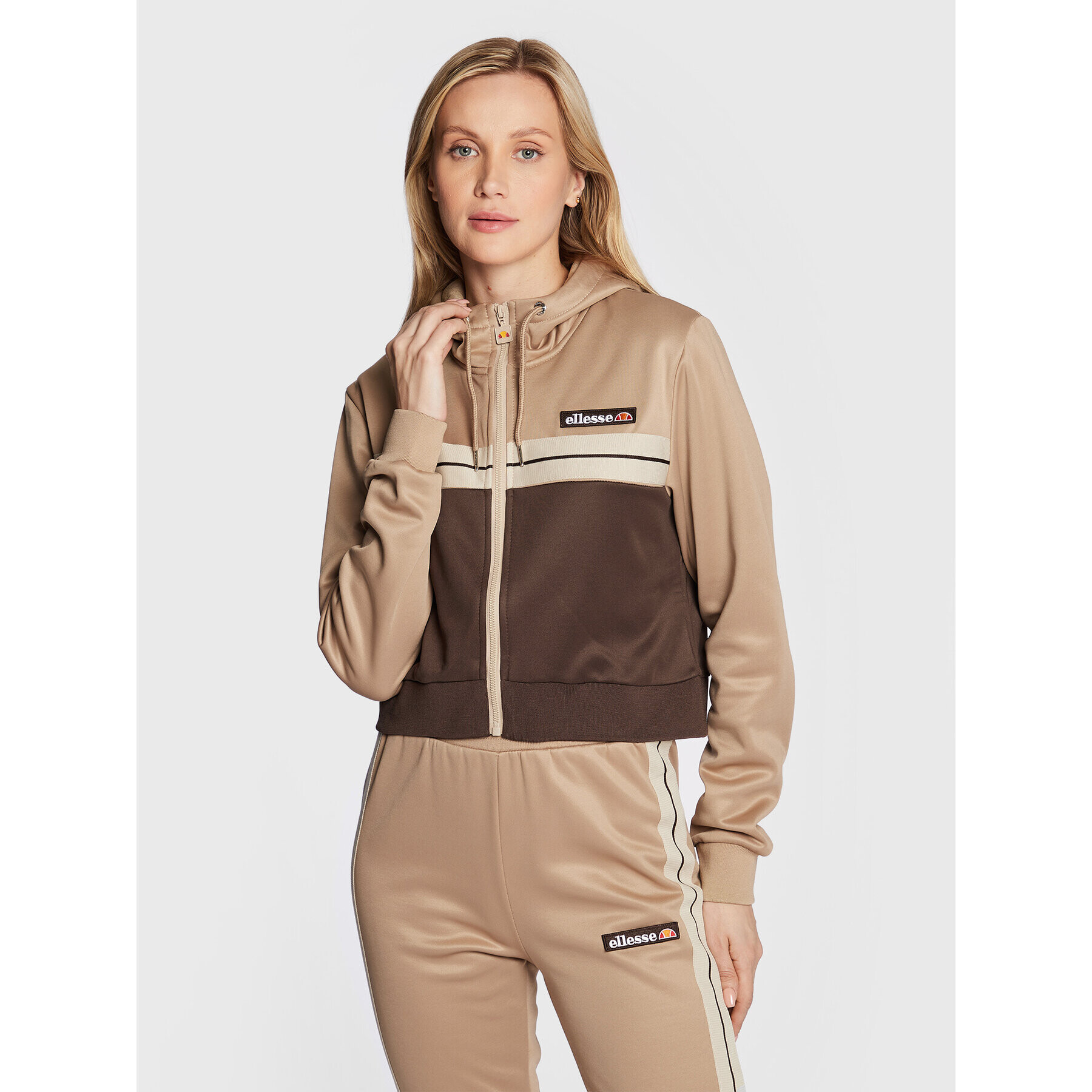 Ellesse Bluză Dianala SGP15942 Maro Cropped Fit - Pled.ro