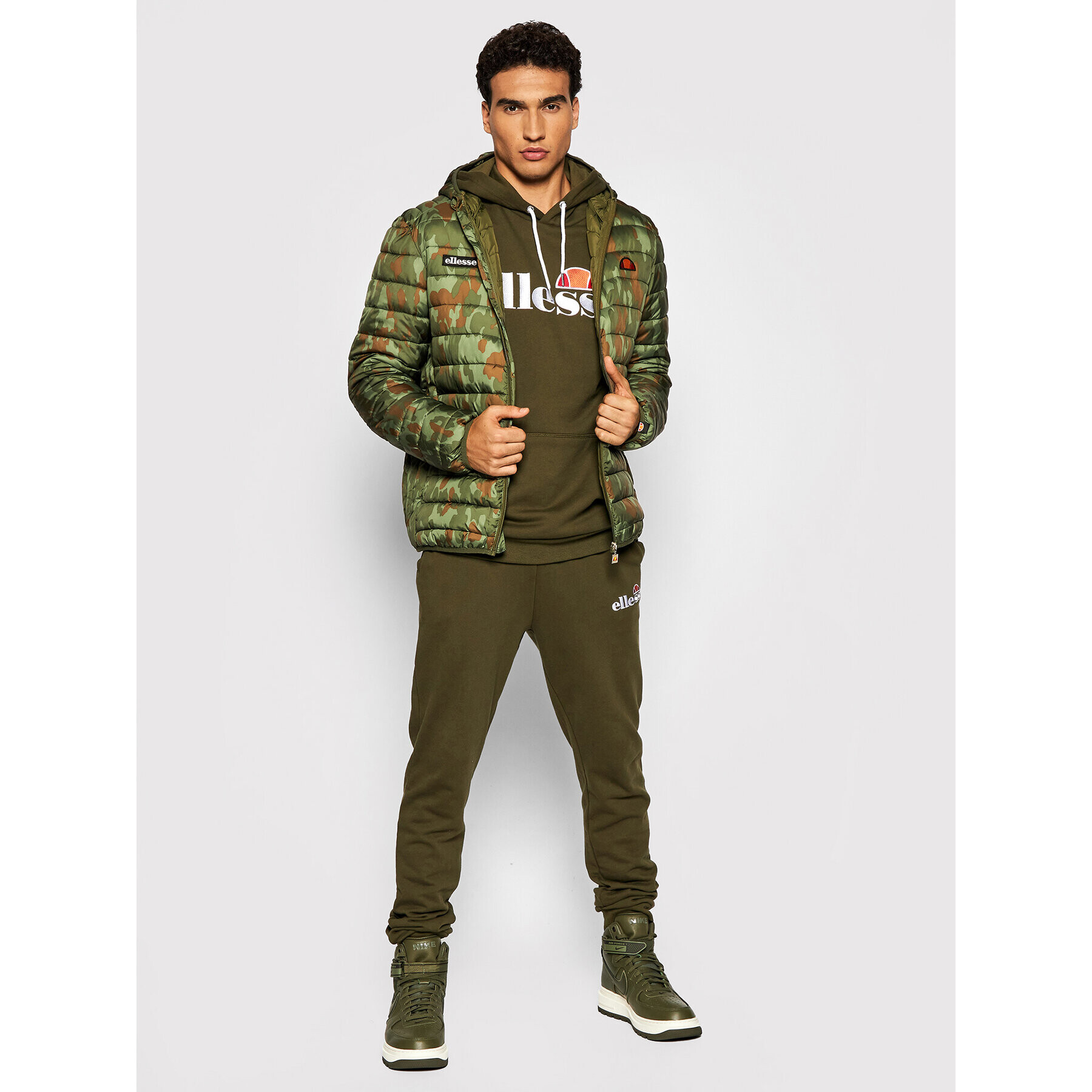 Ellesse Geacă din puf Lombardy SHK01115 Verde Regular Fit - Pled.ro