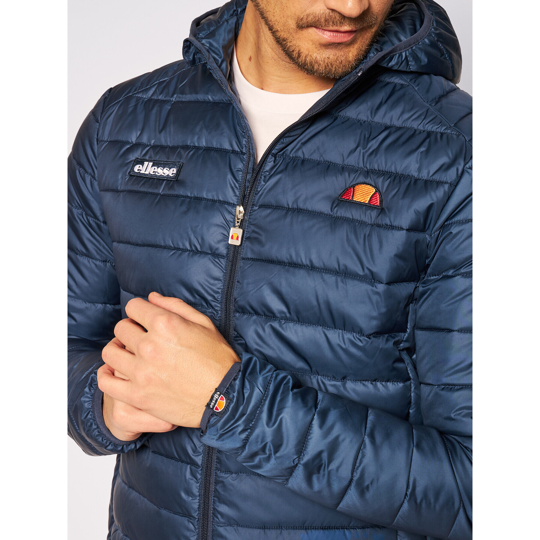 Ellesse Geacă din puf Lombardy SHS01115 Bleumarin Regular Fit - Pled.ro