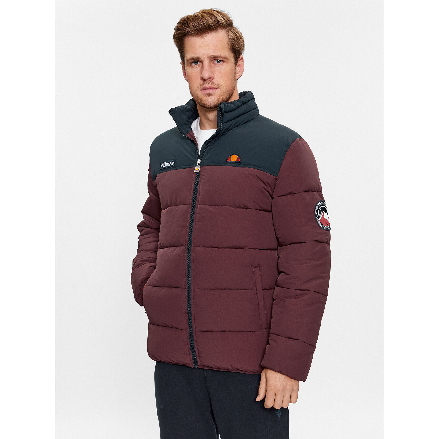 Ellesse Geacă din puf Nebula SHR12789 Vișiniu Regular Fit - Pled.ro