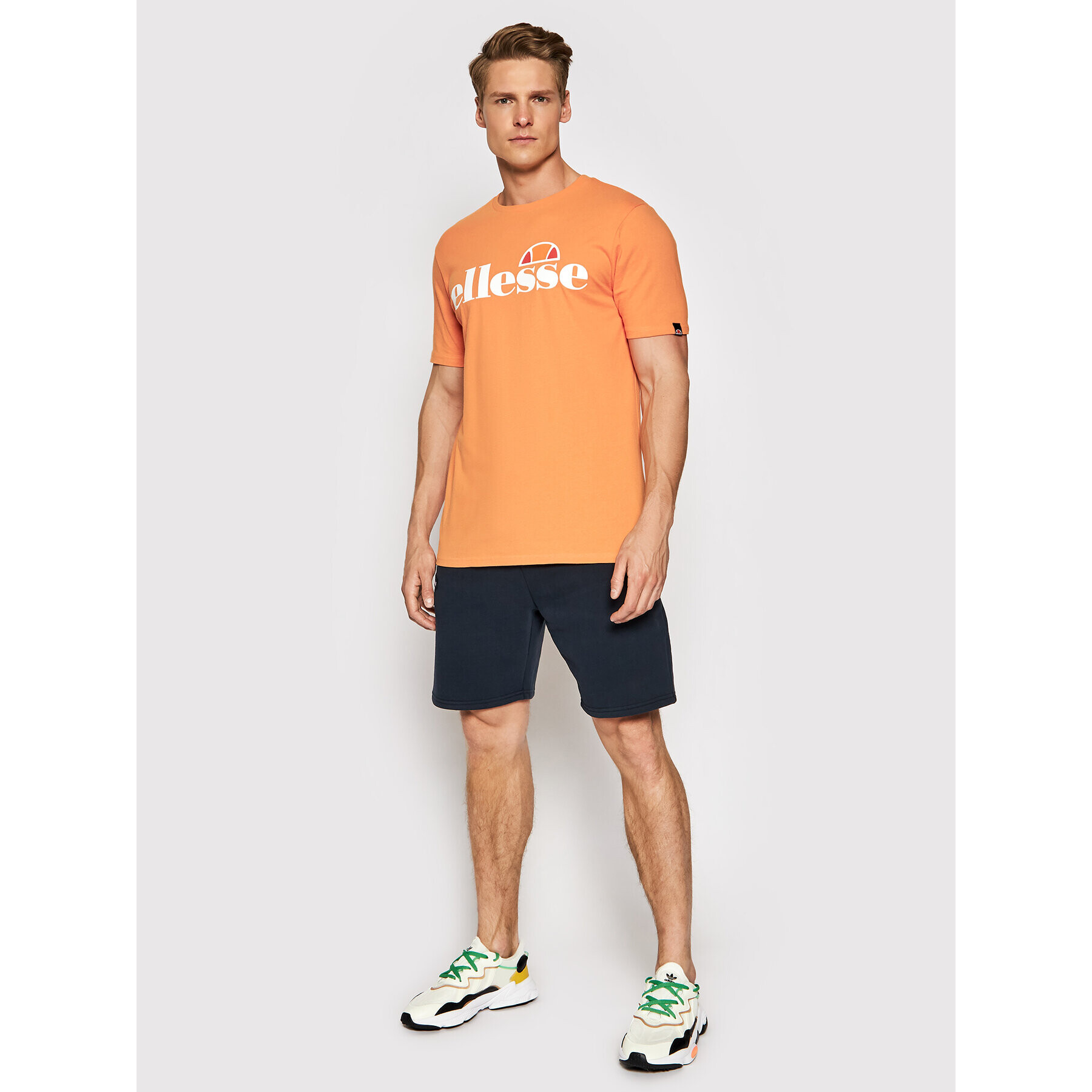 Ellesse Pantaloni scurți sport Noli SHS01894 Bleumarin Regular Fit - Pled.ro