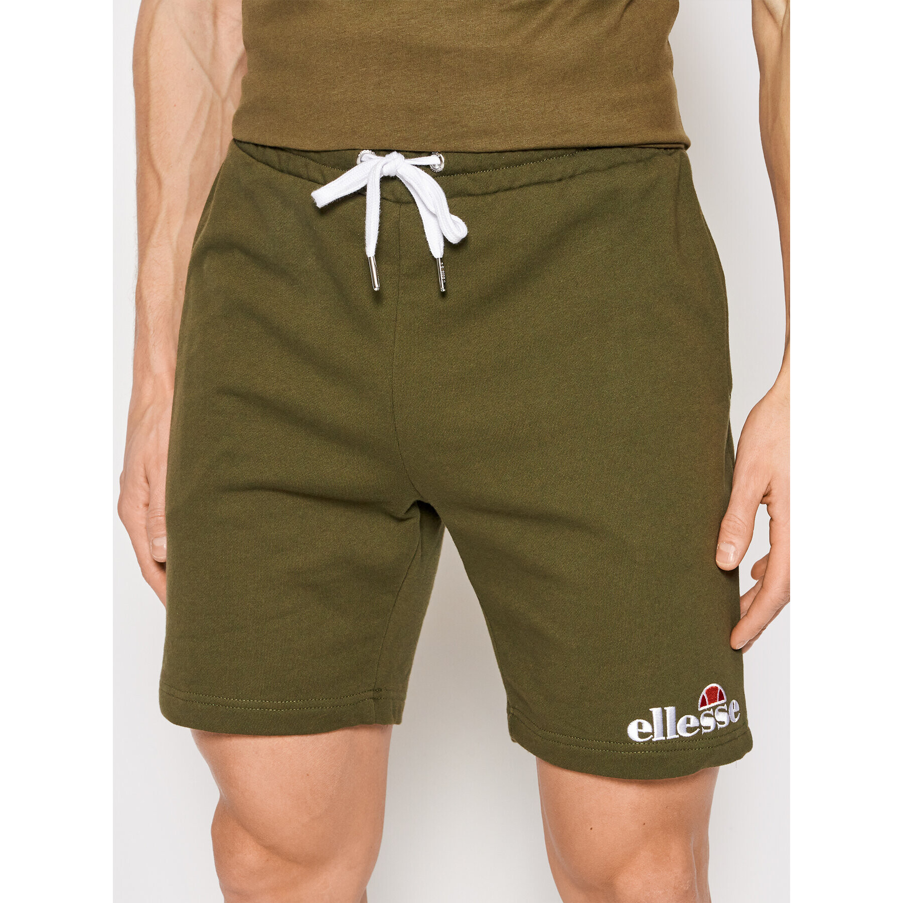 Ellesse Pantaloni scurți sport Silvan SHF09162 Verde Regular Fit - Pled.ro