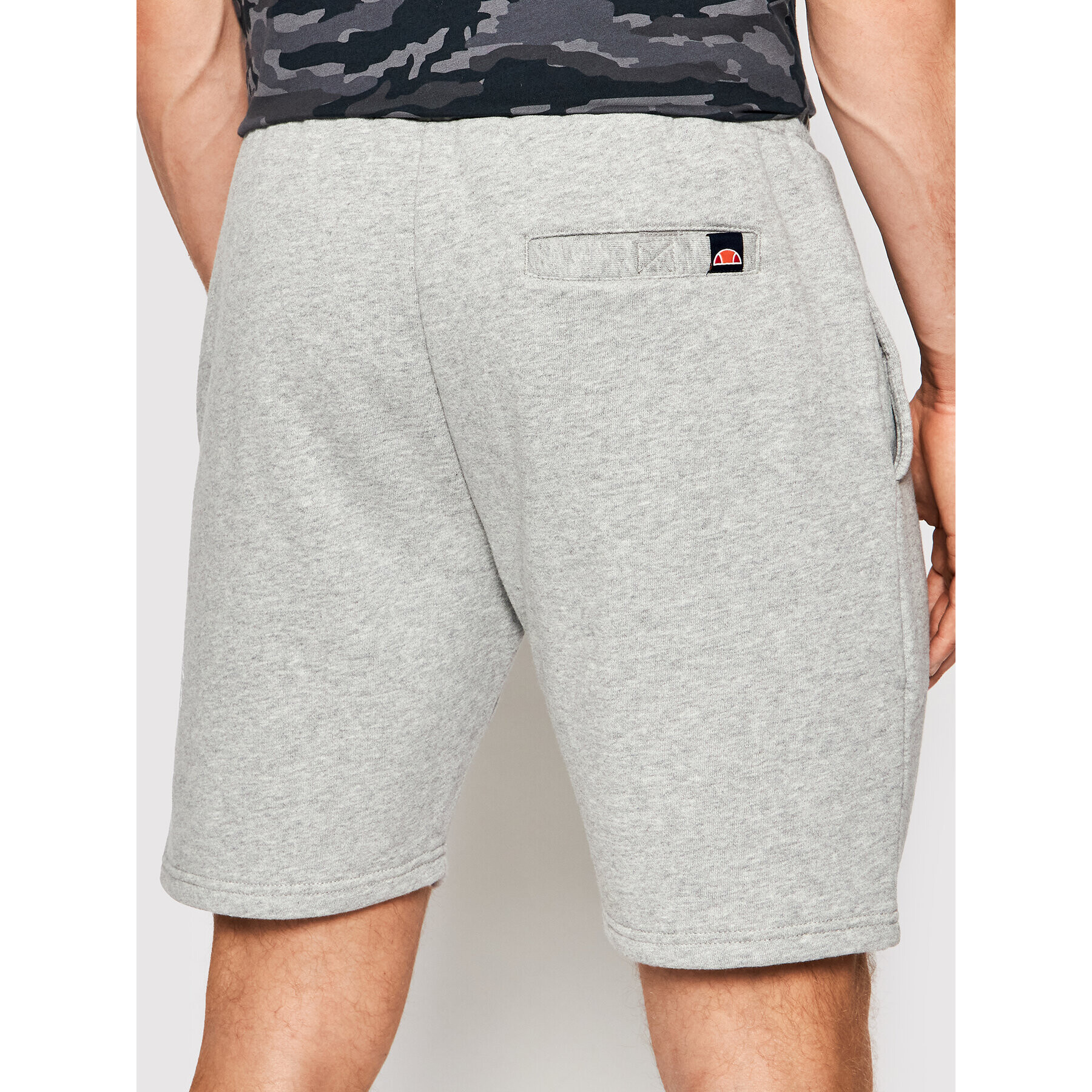 Ellesse Pantaloni scurți sport Bossini SHS08748 Gri Regular Fit - Pled.ro