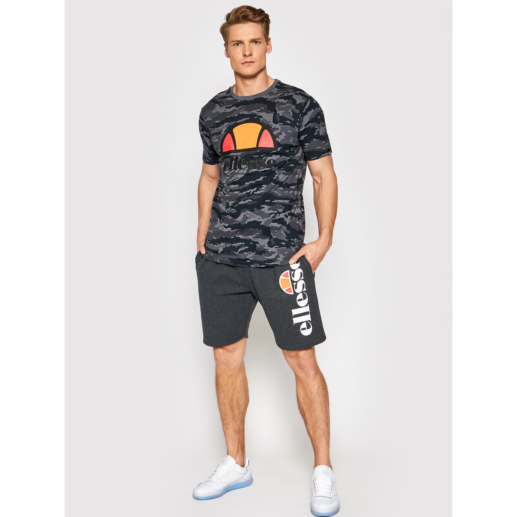 Ellesse Pantaloni scurți sport Bossini SHS08748 Gri Regular Fit - Pled.ro