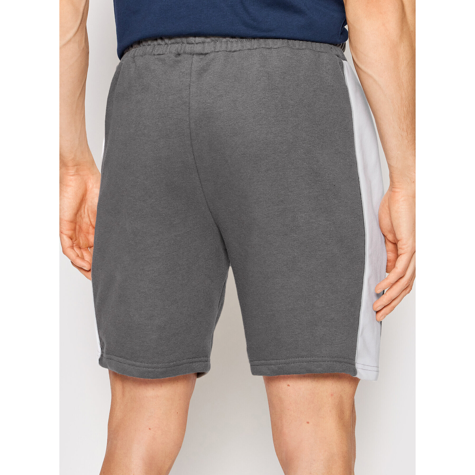 Ellesse Pantaloni scurți sport Riedndo SHM14242 Gri Regular Fit - Pled.ro