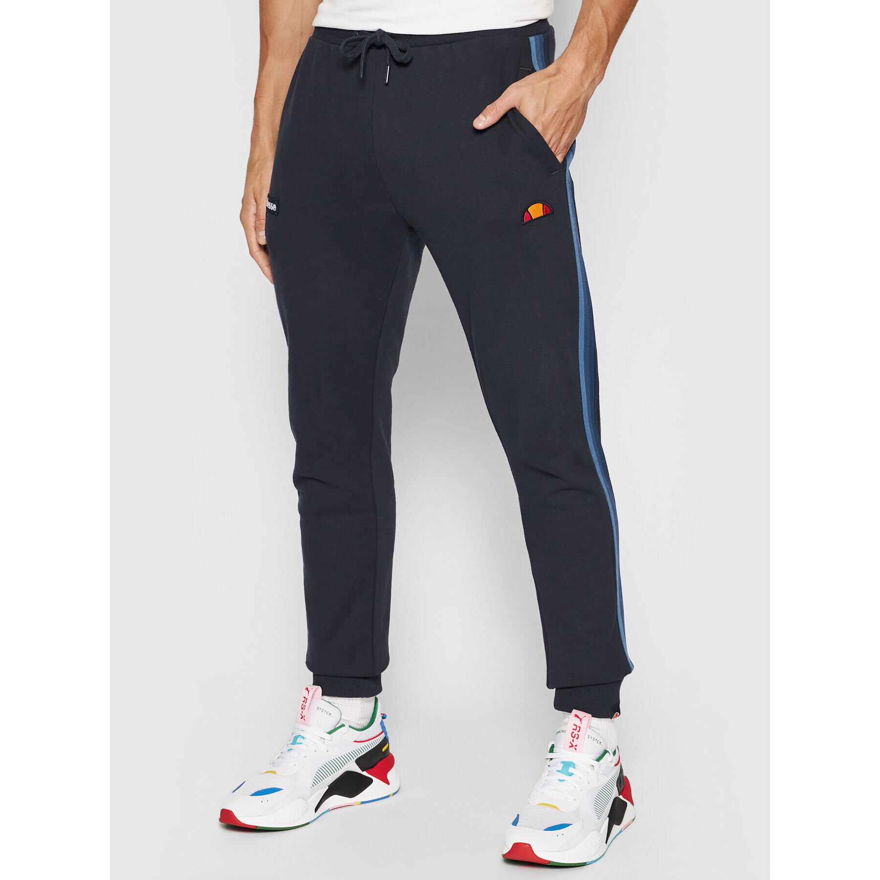 Ellesse Pantaloni trening Aylo SHK13114 Bleumarin Regular Fit - Pled.ro