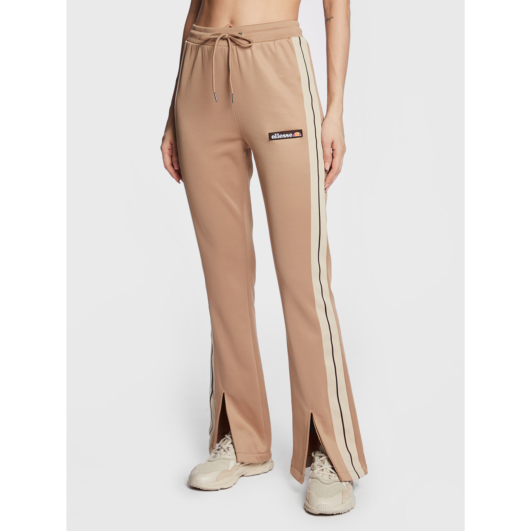 Ellesse Pantaloni trening Evelin Flared SGP15943 Bej Regular Fit - Pled.ro