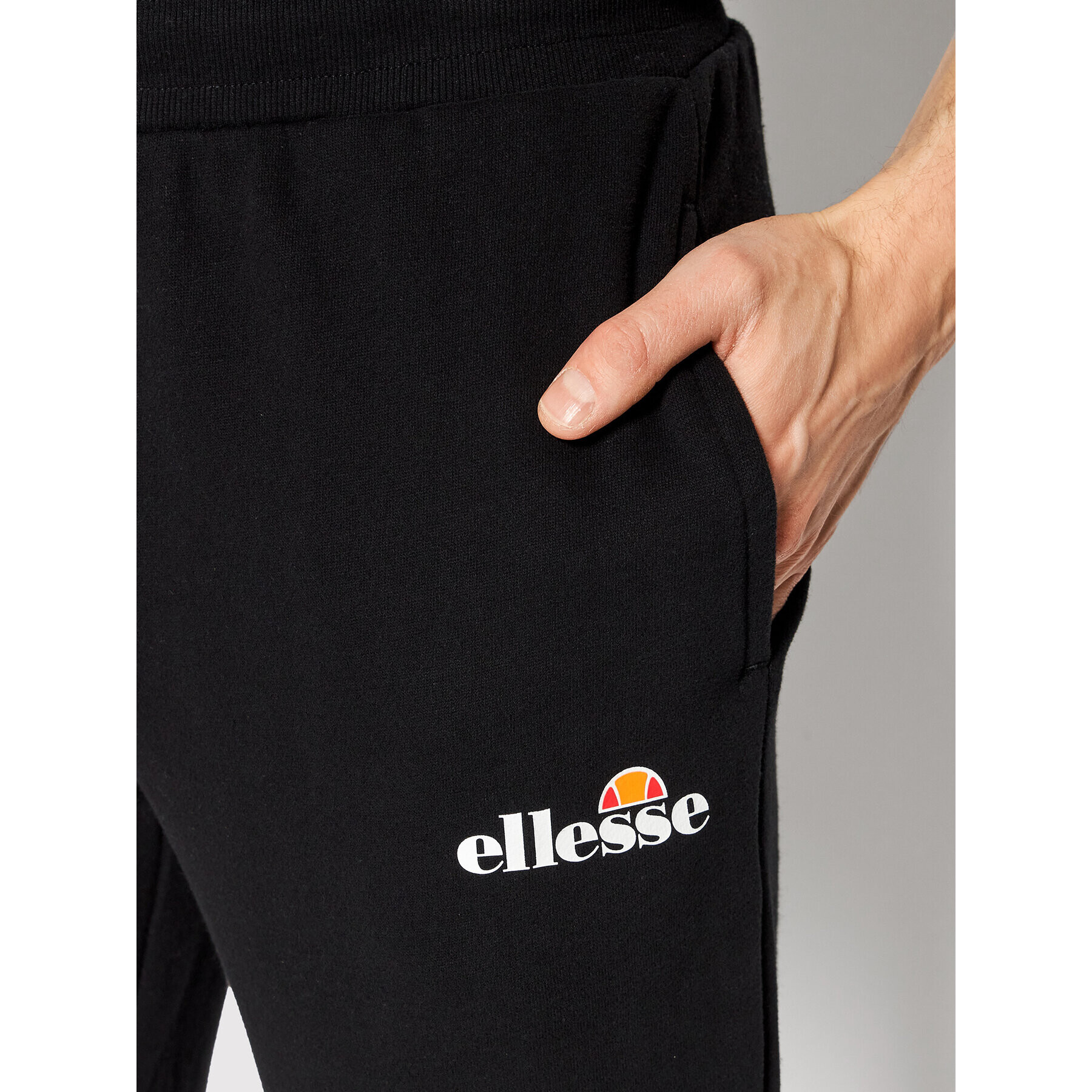 Ellesse Pantaloni trening Granite SHK12643 Negru Regular Fit - Pled.ro