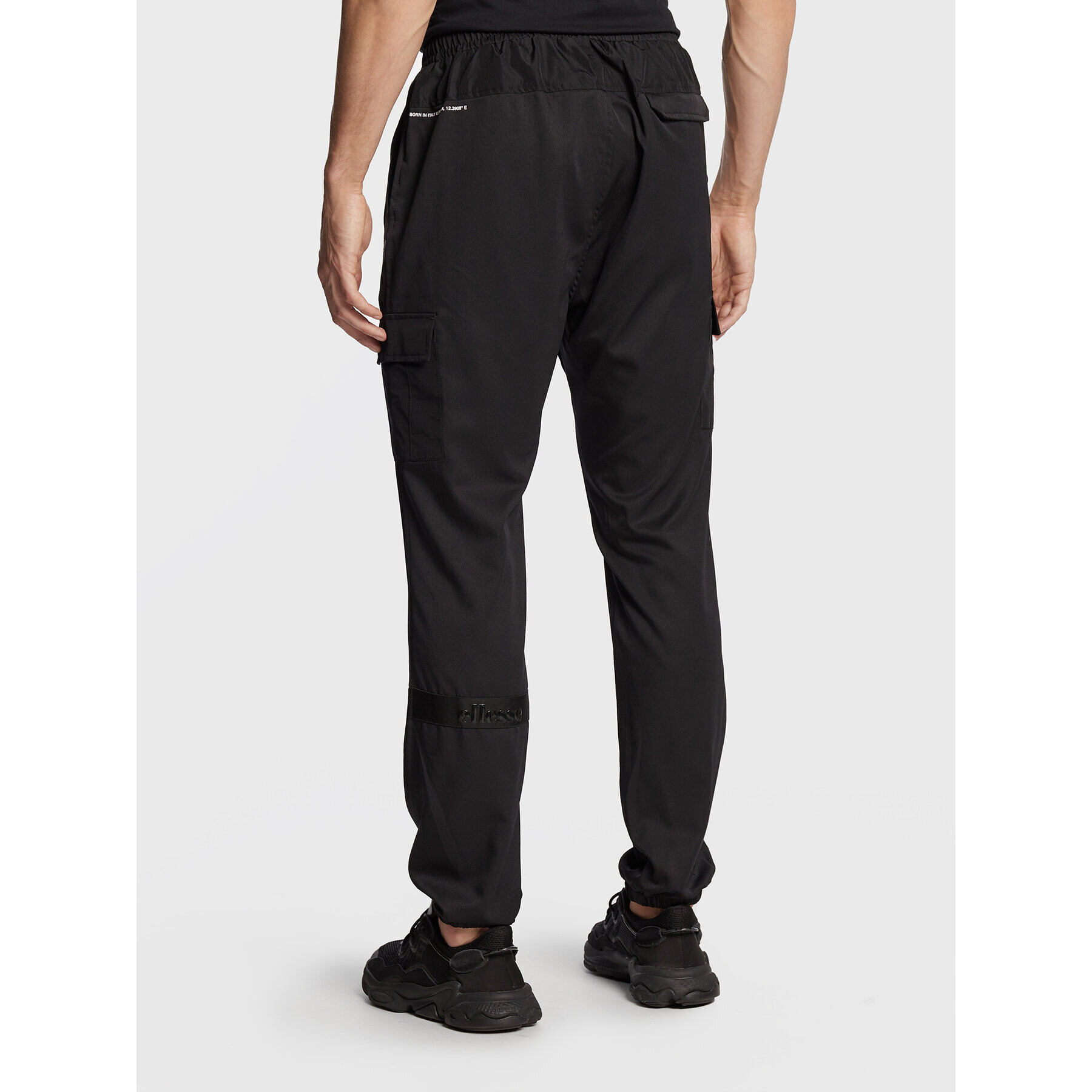 Ellesse Pantaloni trening Halios SXP16087 Negru Standard Fit - Pled.ro