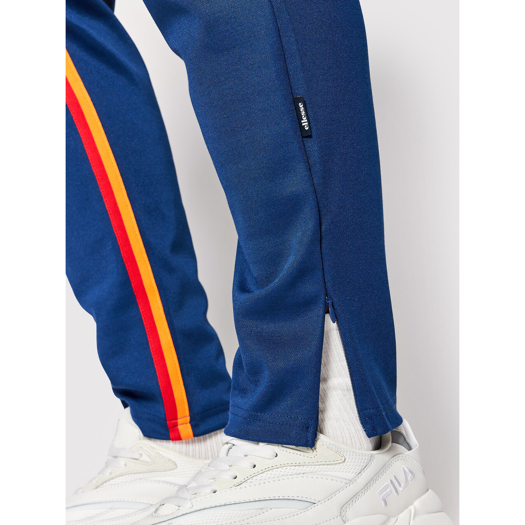 Ellesse Pantaloni trening Jaino Track SHN15080 Bleumarin Regular Fit - Pled.ro