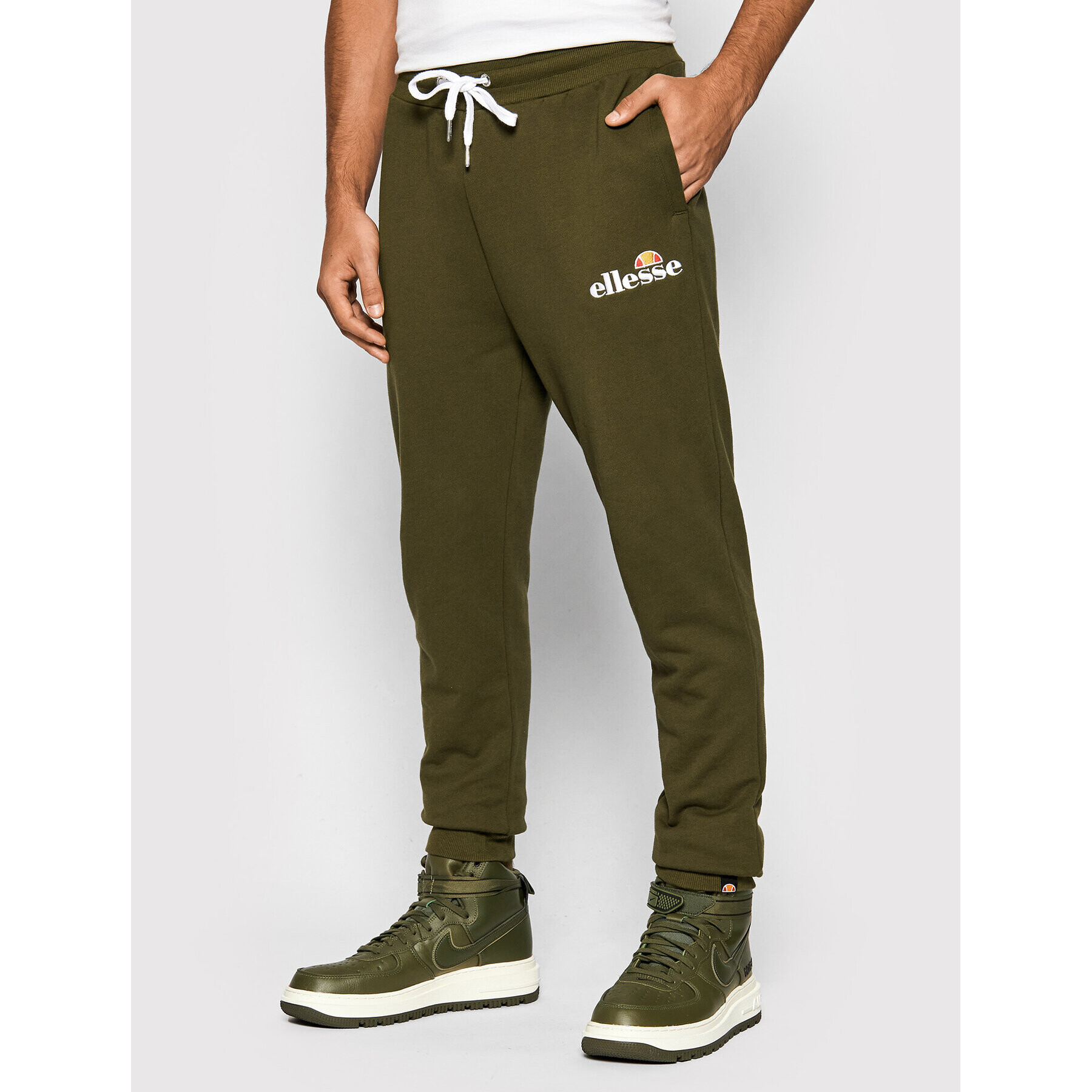 Ellesse Pantaloni trening Nioro SHS08783 Verde Classic Fit - Pled.ro