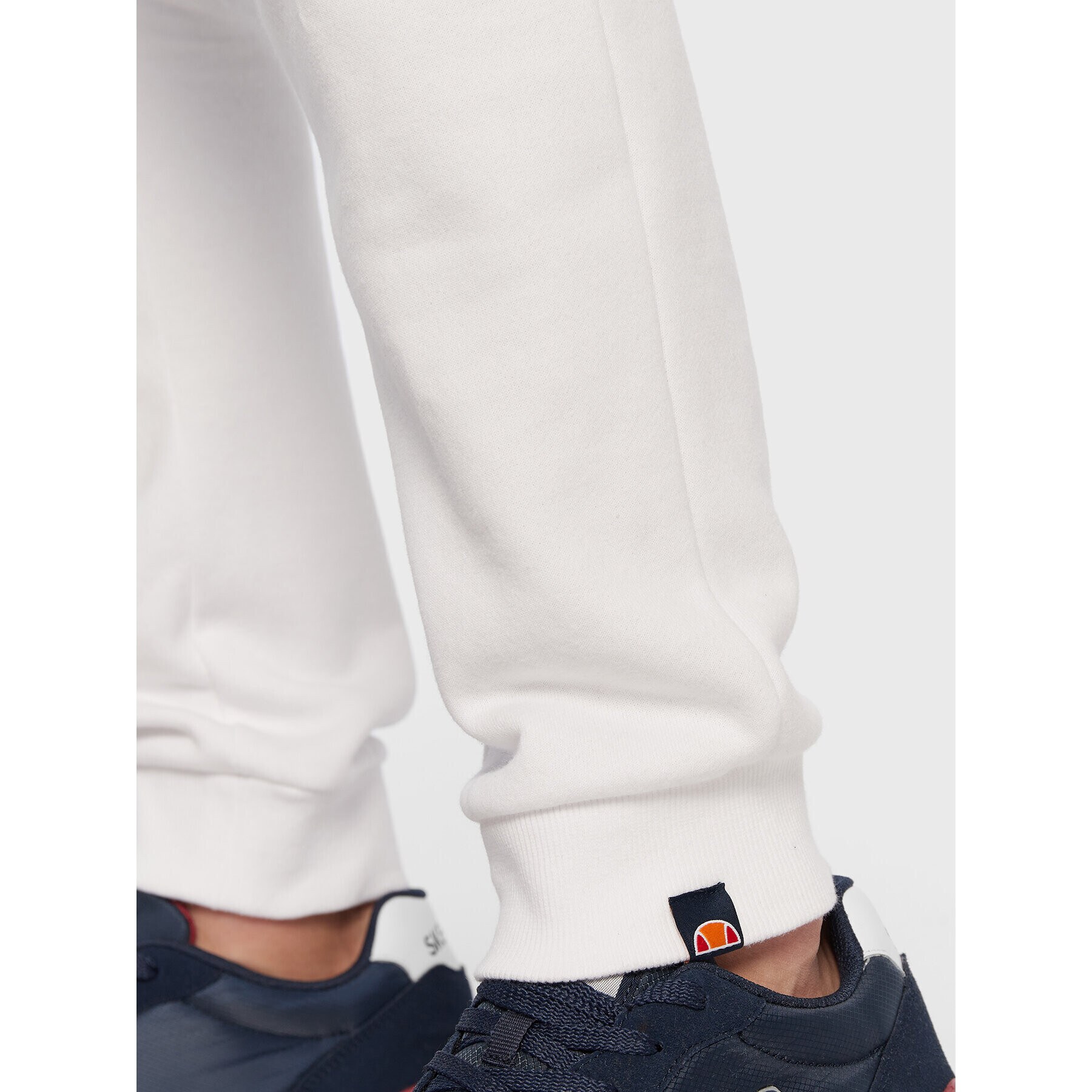 Ellesse Pantaloni trening Ovest SHS01763 Alb Regular Fit - Pled.ro