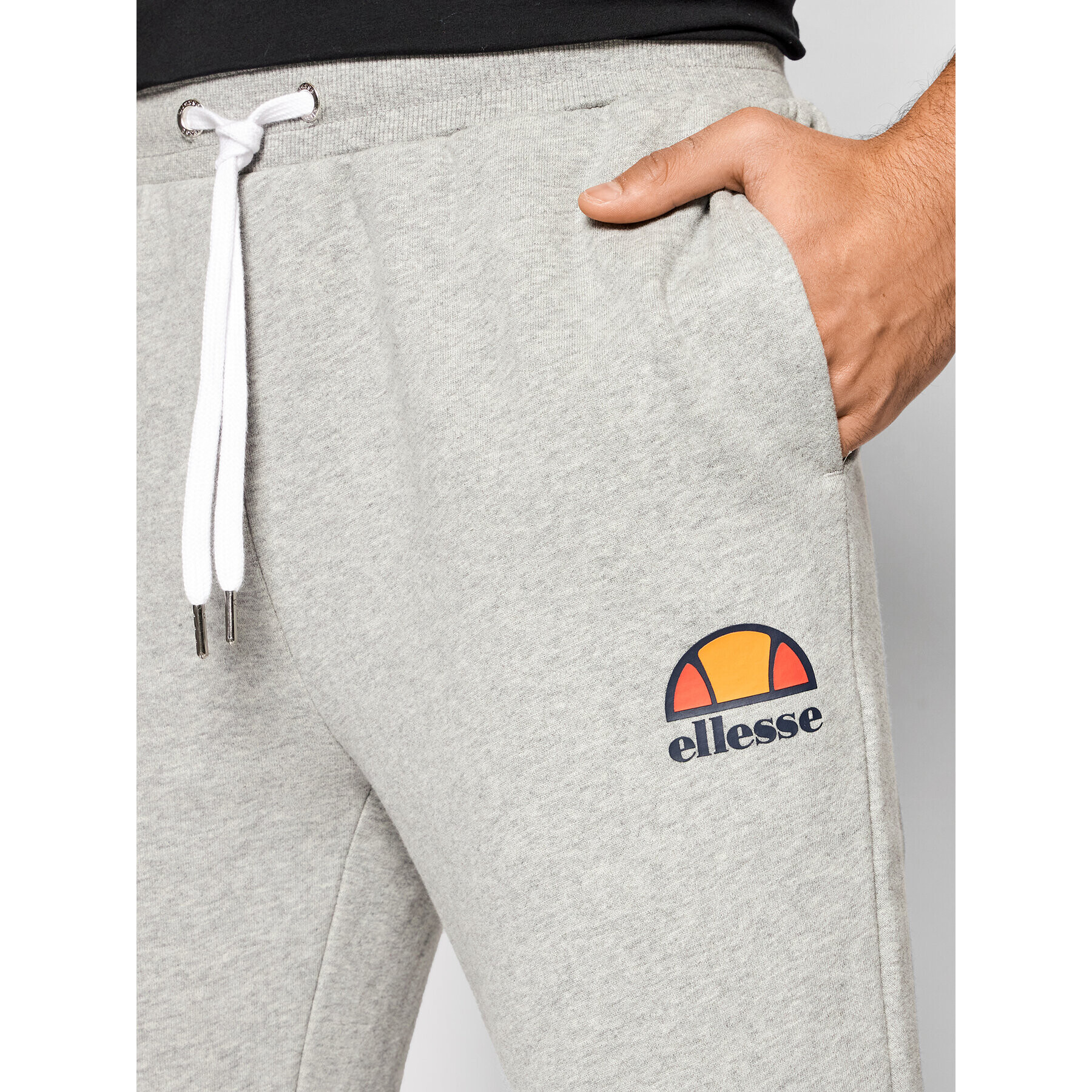 Ellesse Pantaloni trening Ovest SHS01763 Gri Regular Fit - Pled.ro