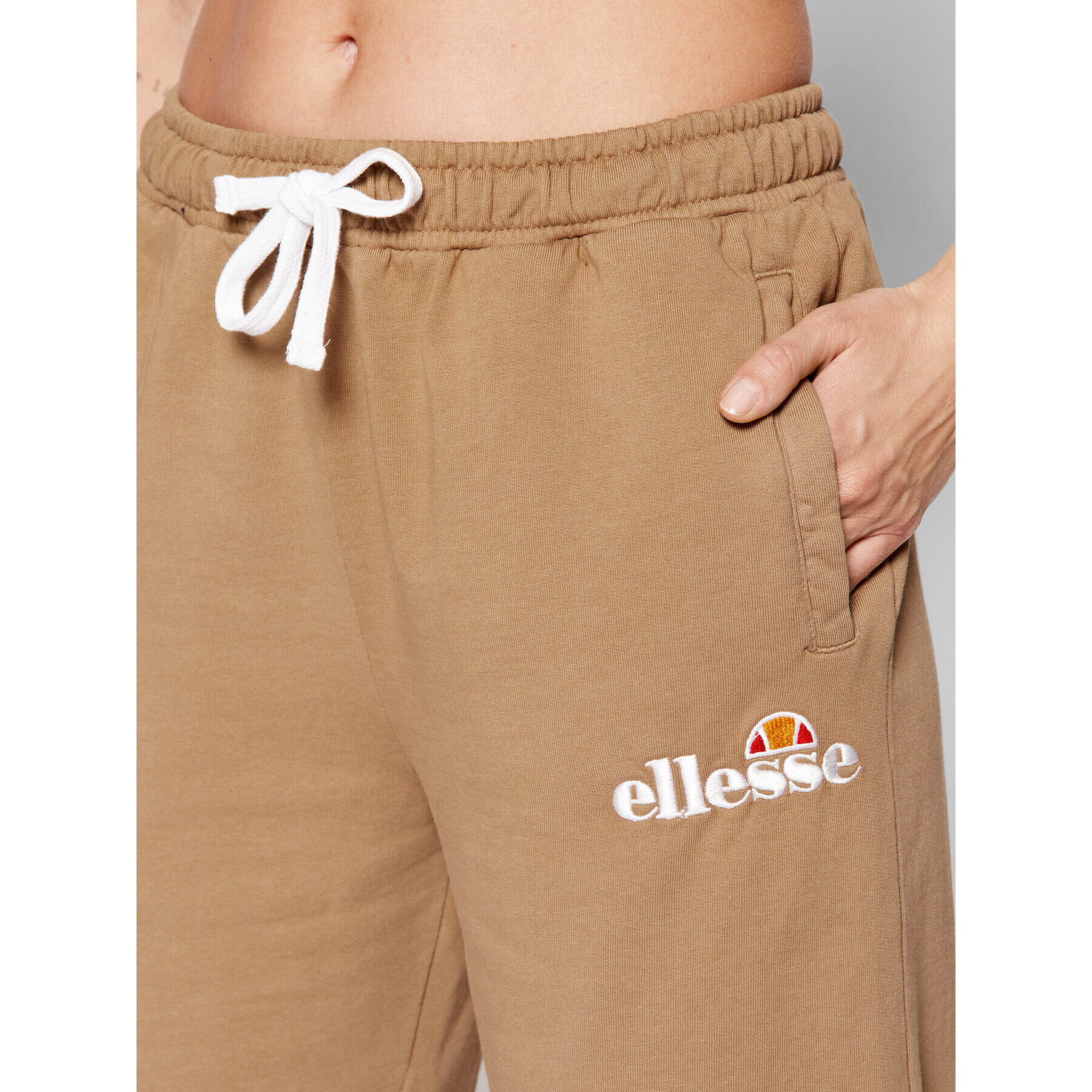 Ellesse Pantaloni trening Taran SGM14012 Maro Relaxed Fit - Pled.ro