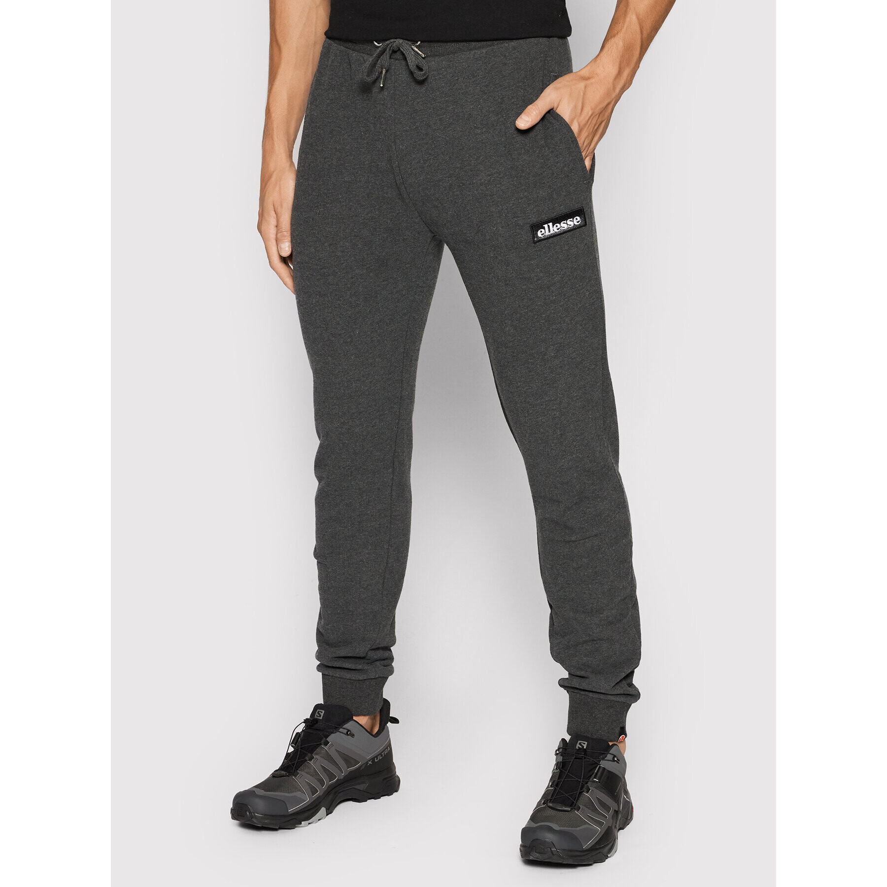 Ellesse Pantaloni trening Yonvest SHK11294 Gri Regular Fit - Pled.ro