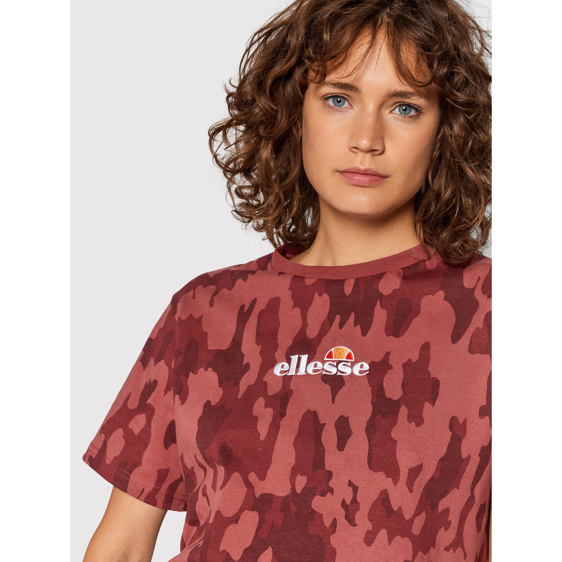 Ellesse Tricou Fireball Camo SGK12431 Vișiniu Relaxed Fit - Pled.ro