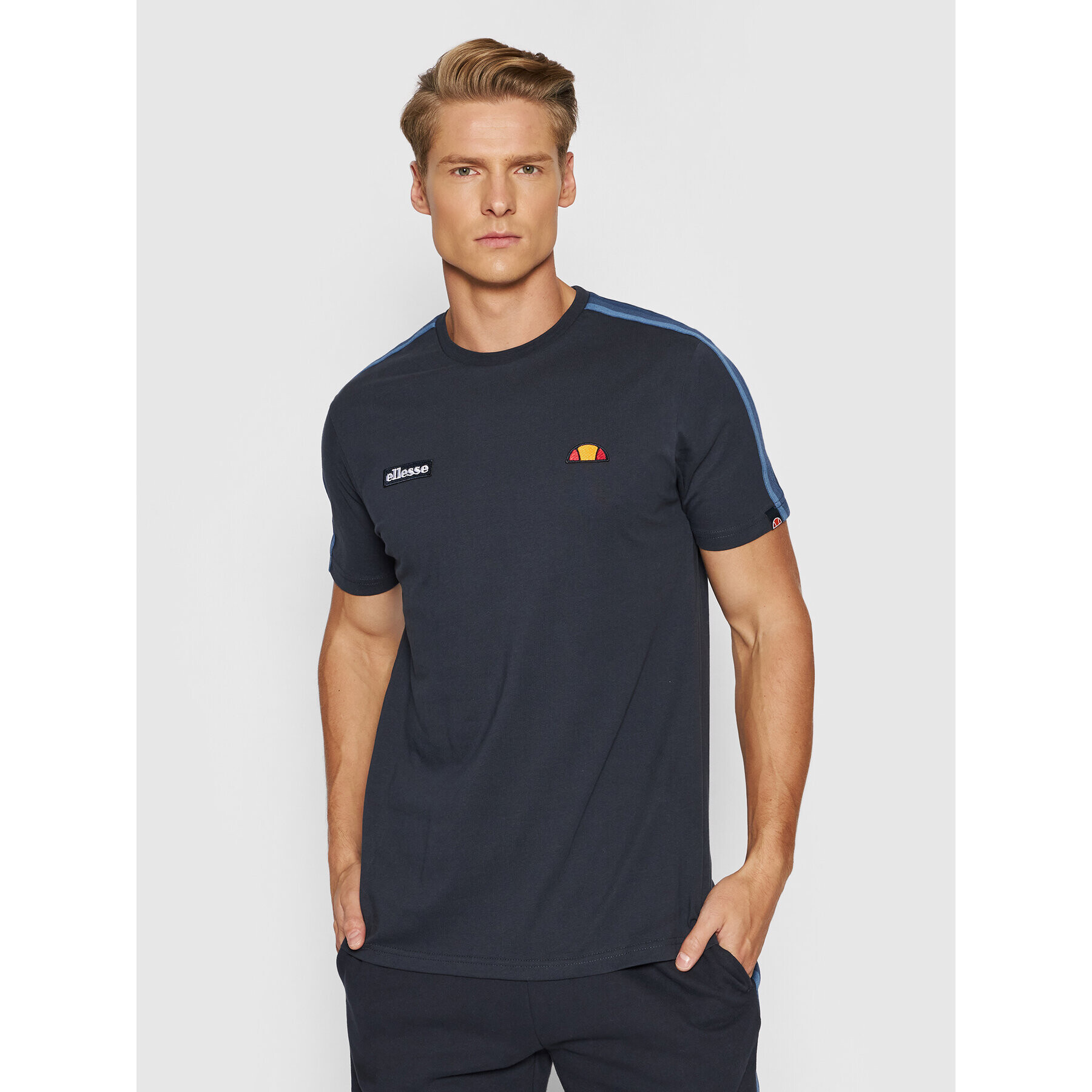 Ellesse Tricou La Versa Tee SHK11505 Bleumarin Regular Fit - Pled.ro