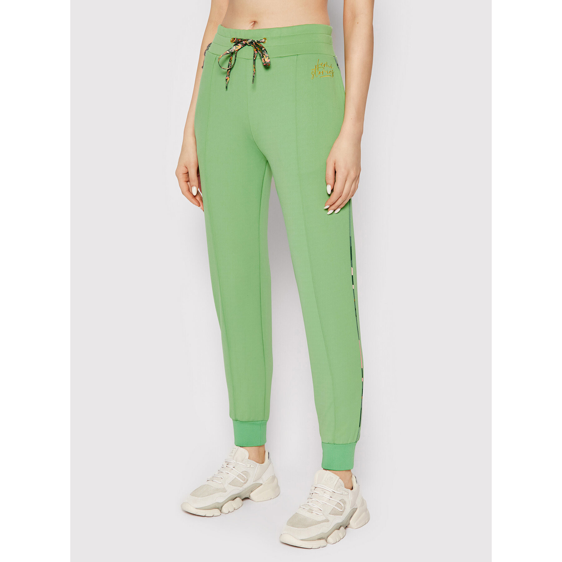 Femi Stories Pantaloni trening Fancy Verde Relaxed Fit - Pled.ro