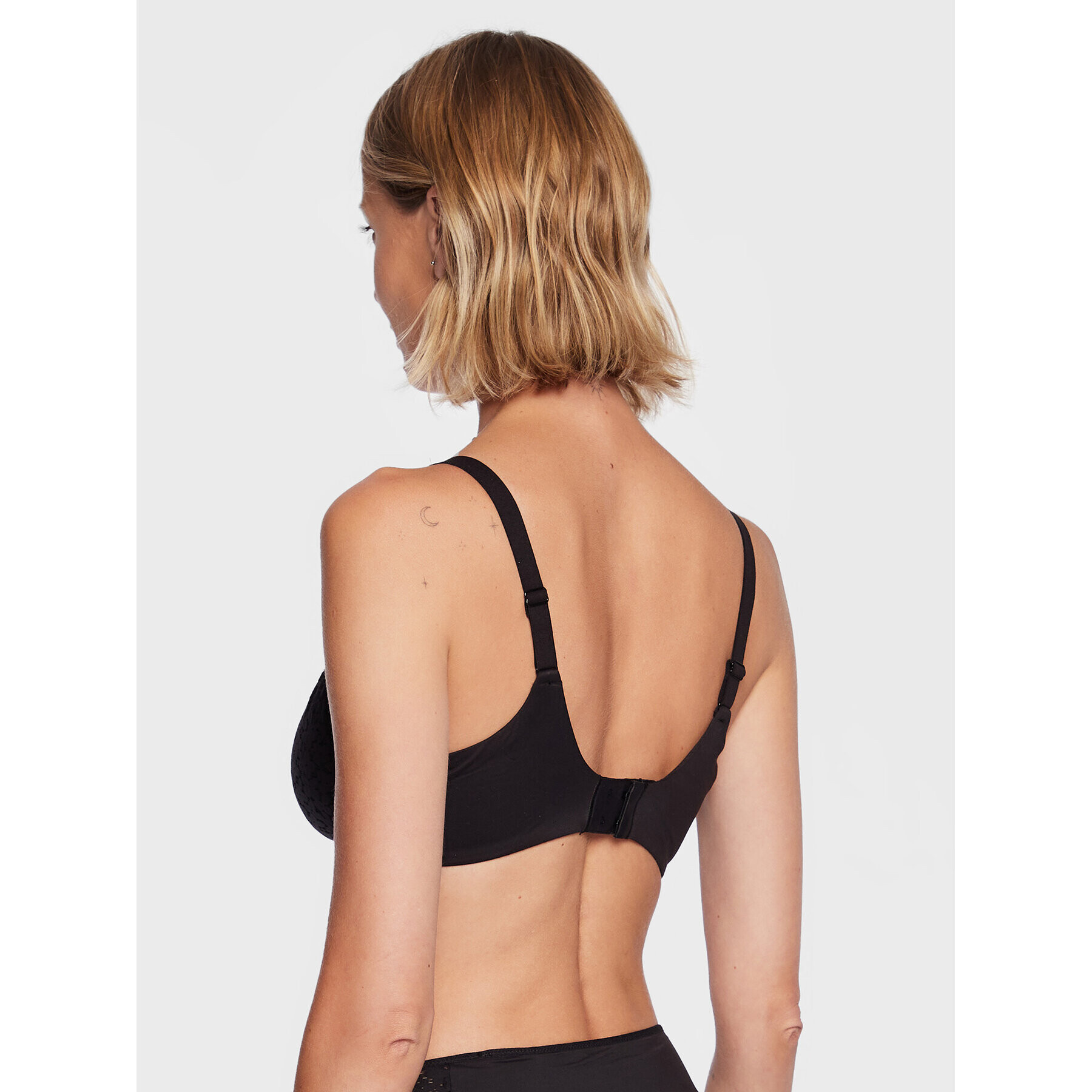 Femilet by Chantelle Sutien cu armătură Norah F92210 Negru - Pled.ro