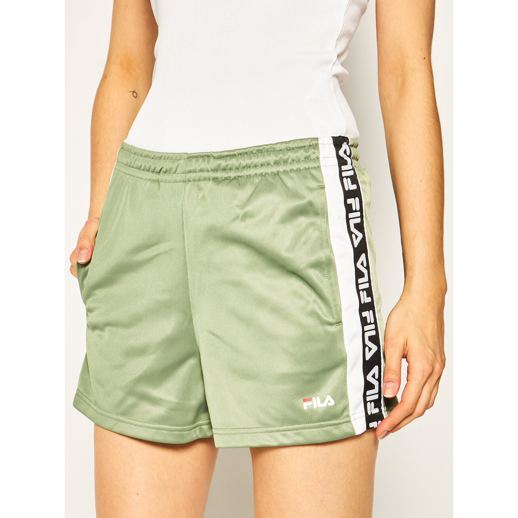 Fila Pantaloni scurți sport Tarin 687689 Verde Regular Fit - Pled.ro