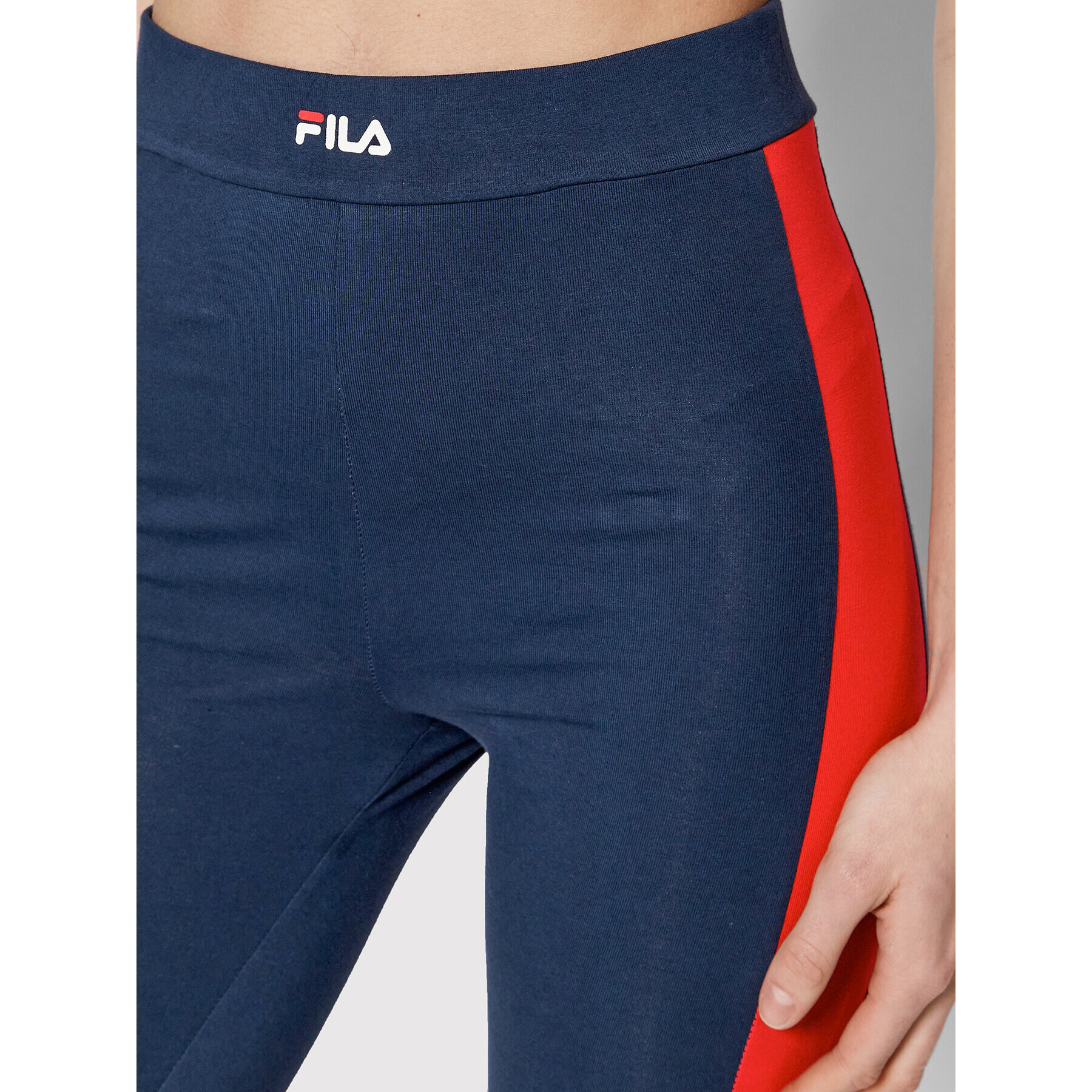 Fila Pantaloni scurți sport Basel FAW0147 Bleumarin Slim Fit - Pled.ro