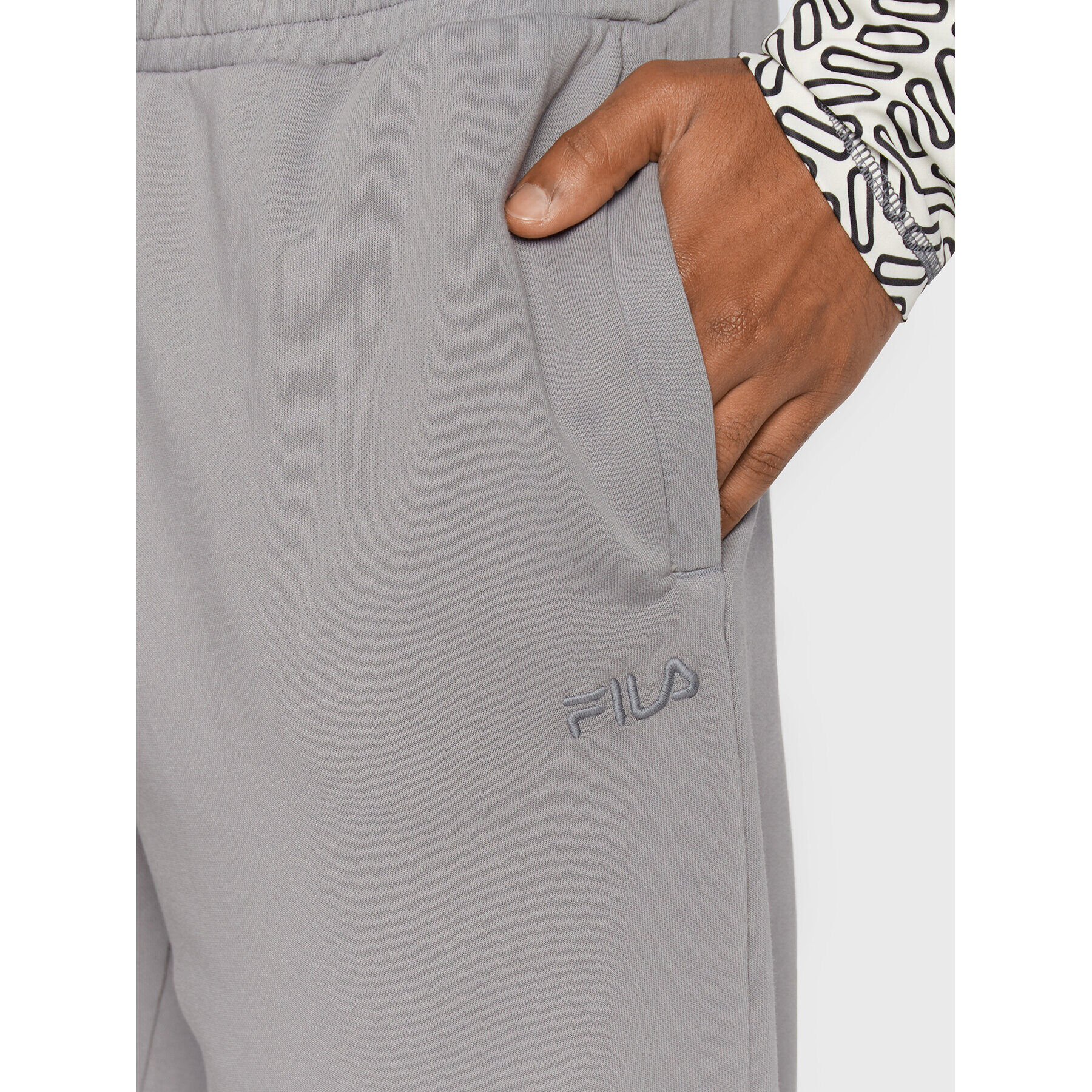 Fila Pantaloni trening Bagod FAM0278 Gri Regular Fit - Pled.ro