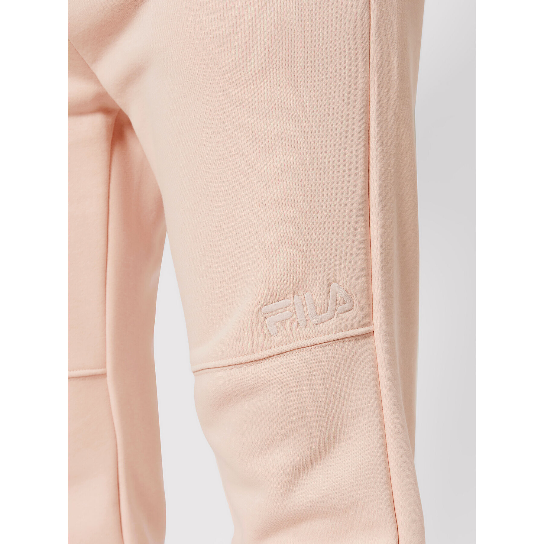 Fila Pantaloni trening Tara 689779 Roz Regular Fit - Pled.ro