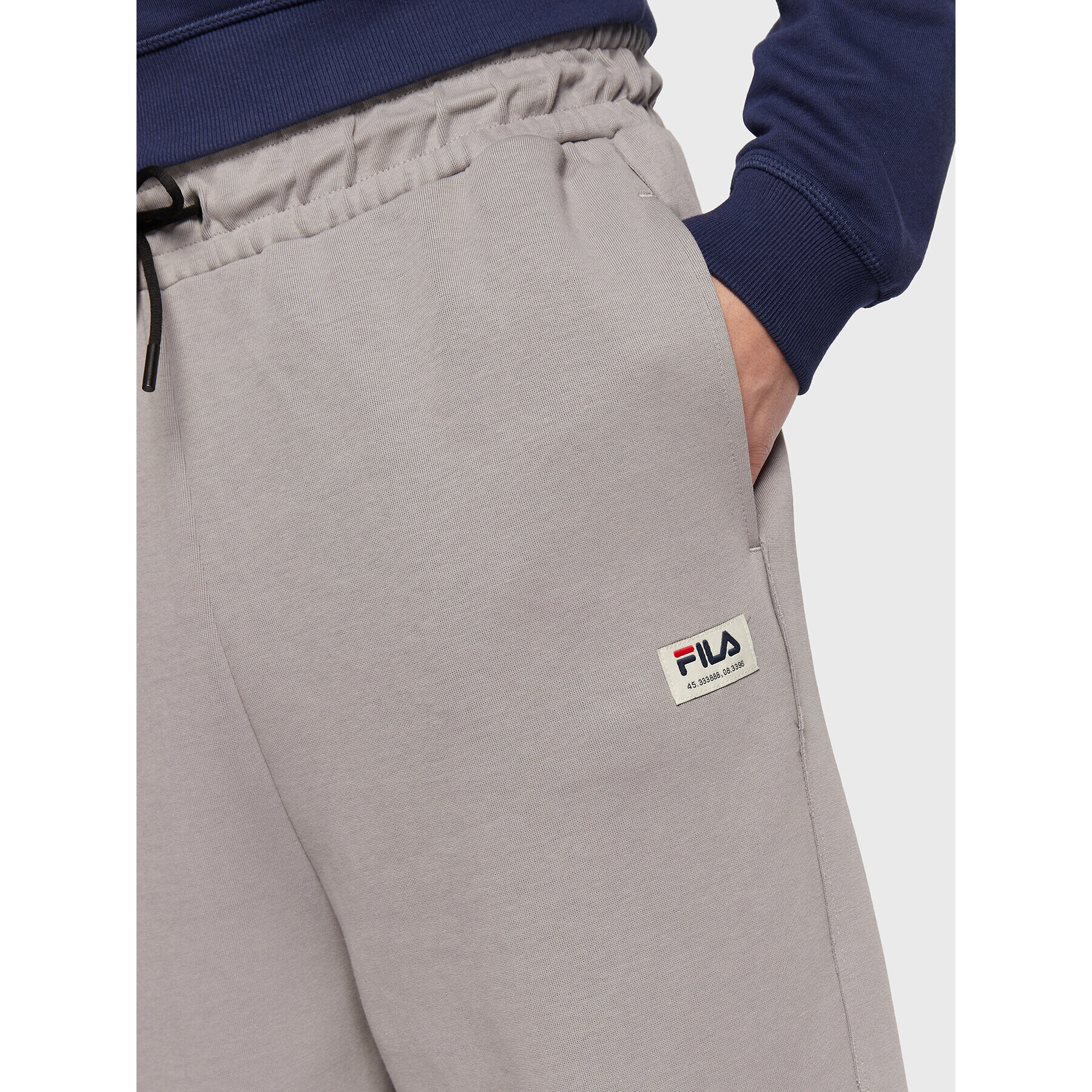 Fila Pantaloni trening Tricase FAM0153 Gri Oversize - Pled.ro