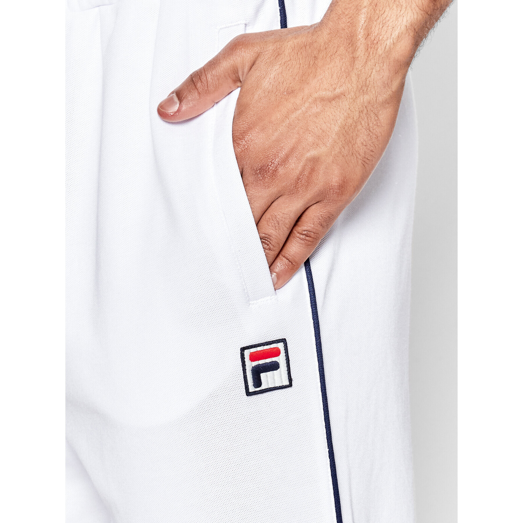 Fila Pantaloni trening Zvolen FAM0087 Alb Regular Fit - Pled.ro