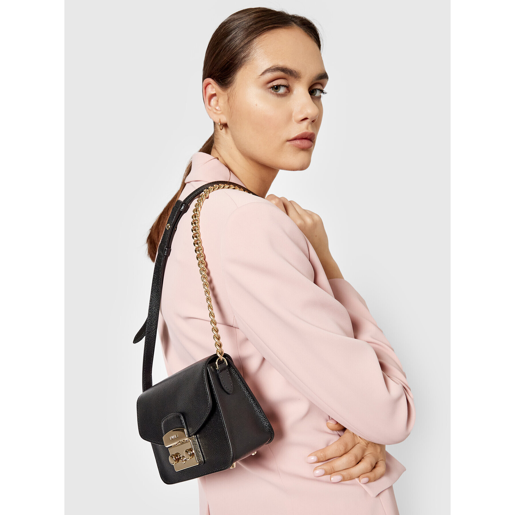 Furla Geantă Metropolis WB00217-ARE000-O6000-1-007-20-BG Negru - Pled.ro