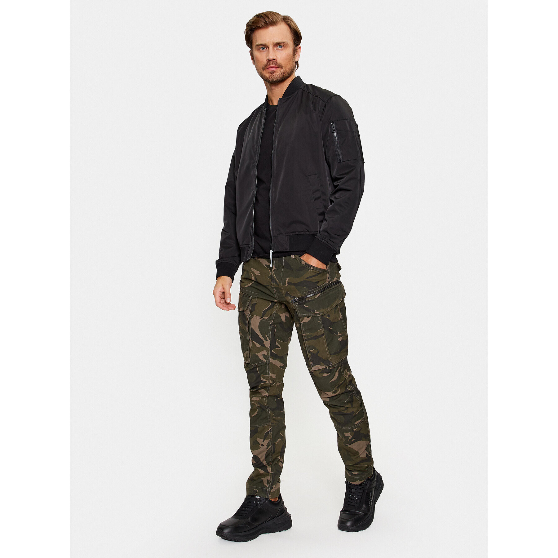 G-Star Raw Pantaloni din material Rovic 3D D02190-D223-D435 Verde Tapered Fit - Pled.ro