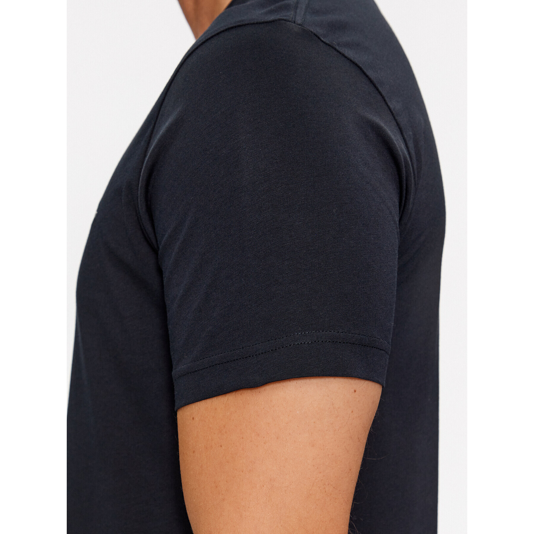 Gant Tricou Slim Shield V-Neck 2003186 Negru Slim Fit - Pled.ro