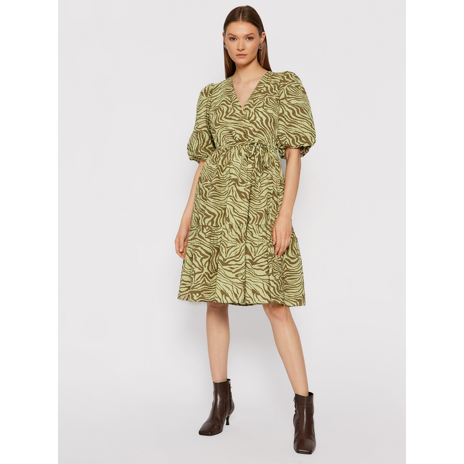 Gestuz Rochie de zi Averygz 10905399 Verde Loose Fit - Pled.ro