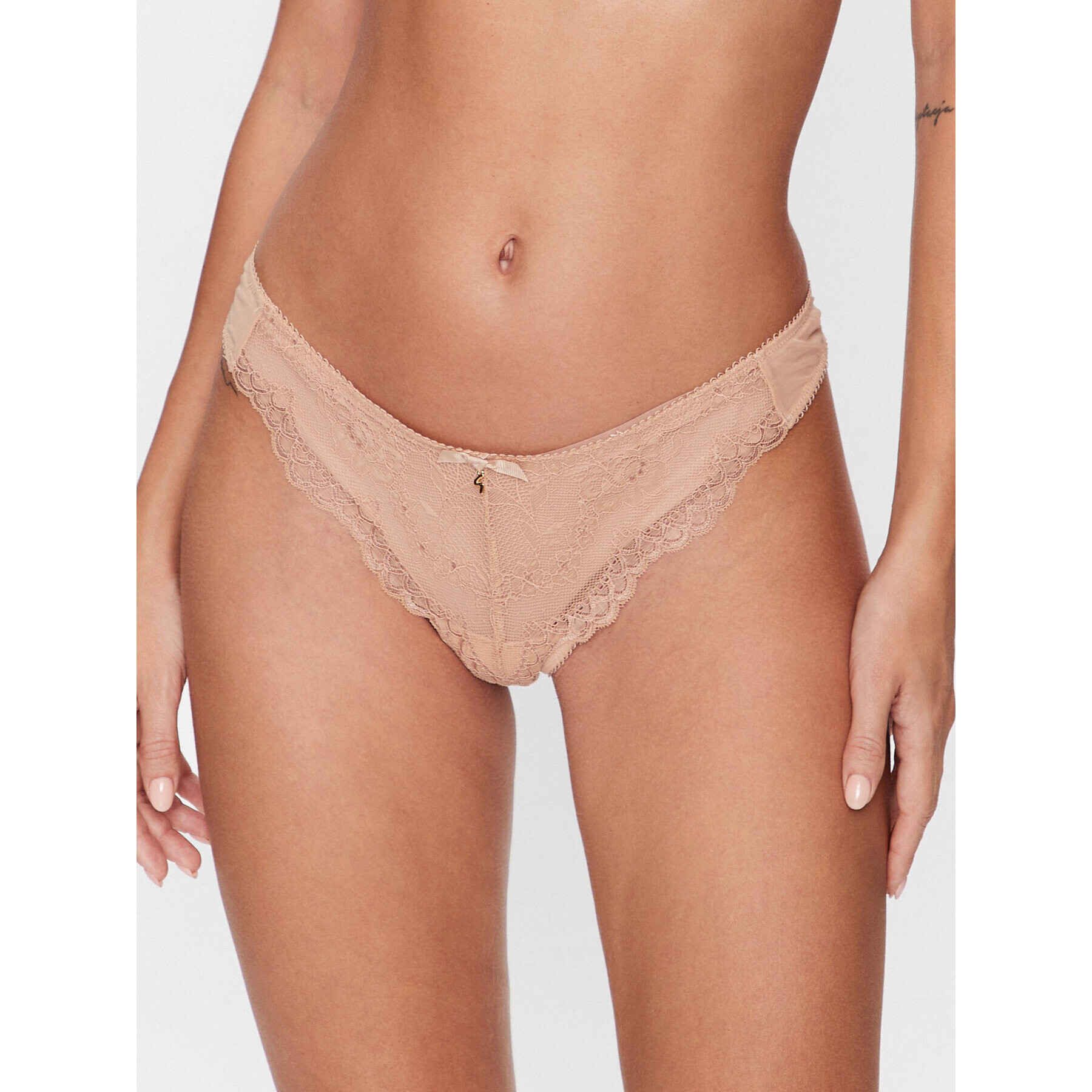 Gossard Chilot tanga Superboost Lace 7716 Bej - Pled.ro