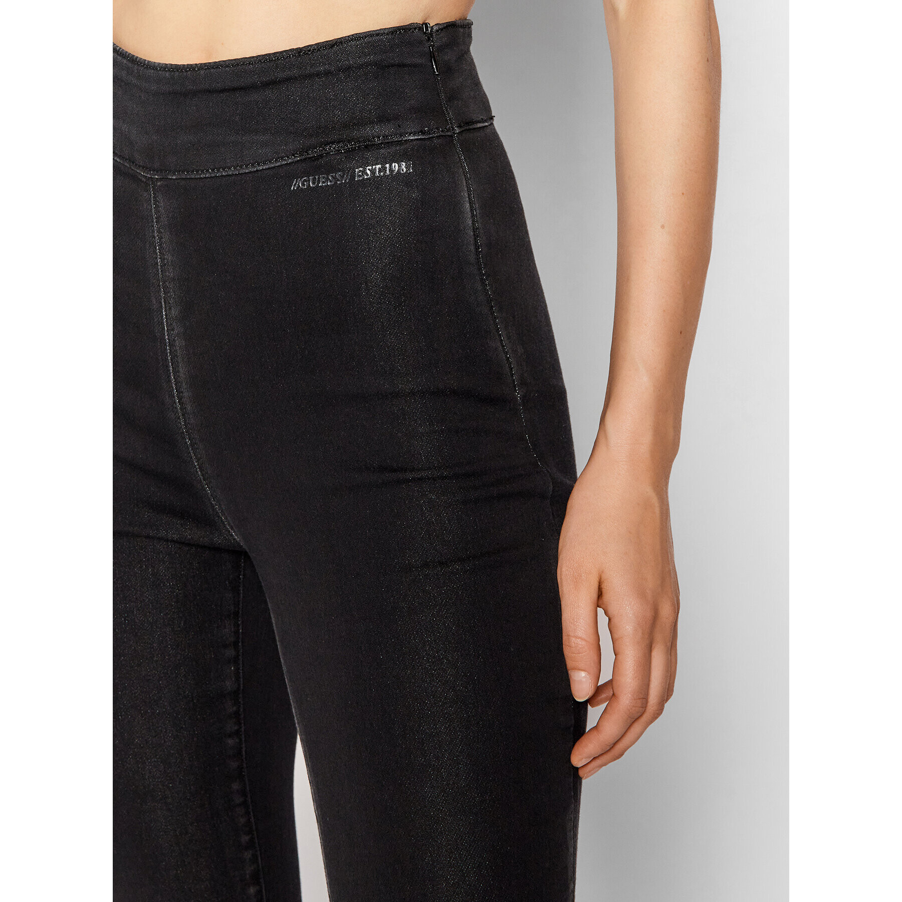 Guess Blugi Priscy W1YA49 D4ER1 Negru Slim Fit - Pled.ro